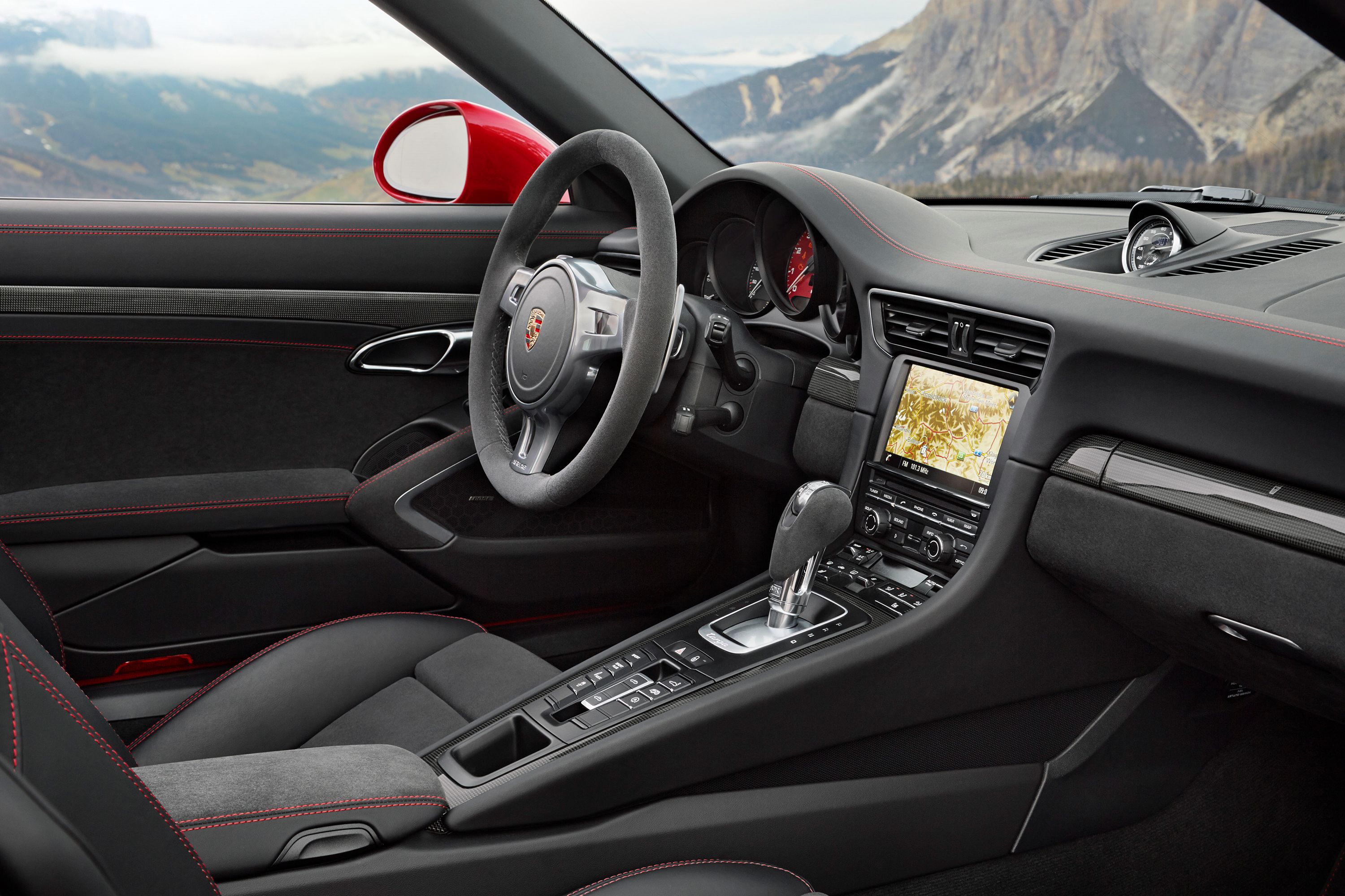 2018 Porsche 911 Targa 4 Interior Photos