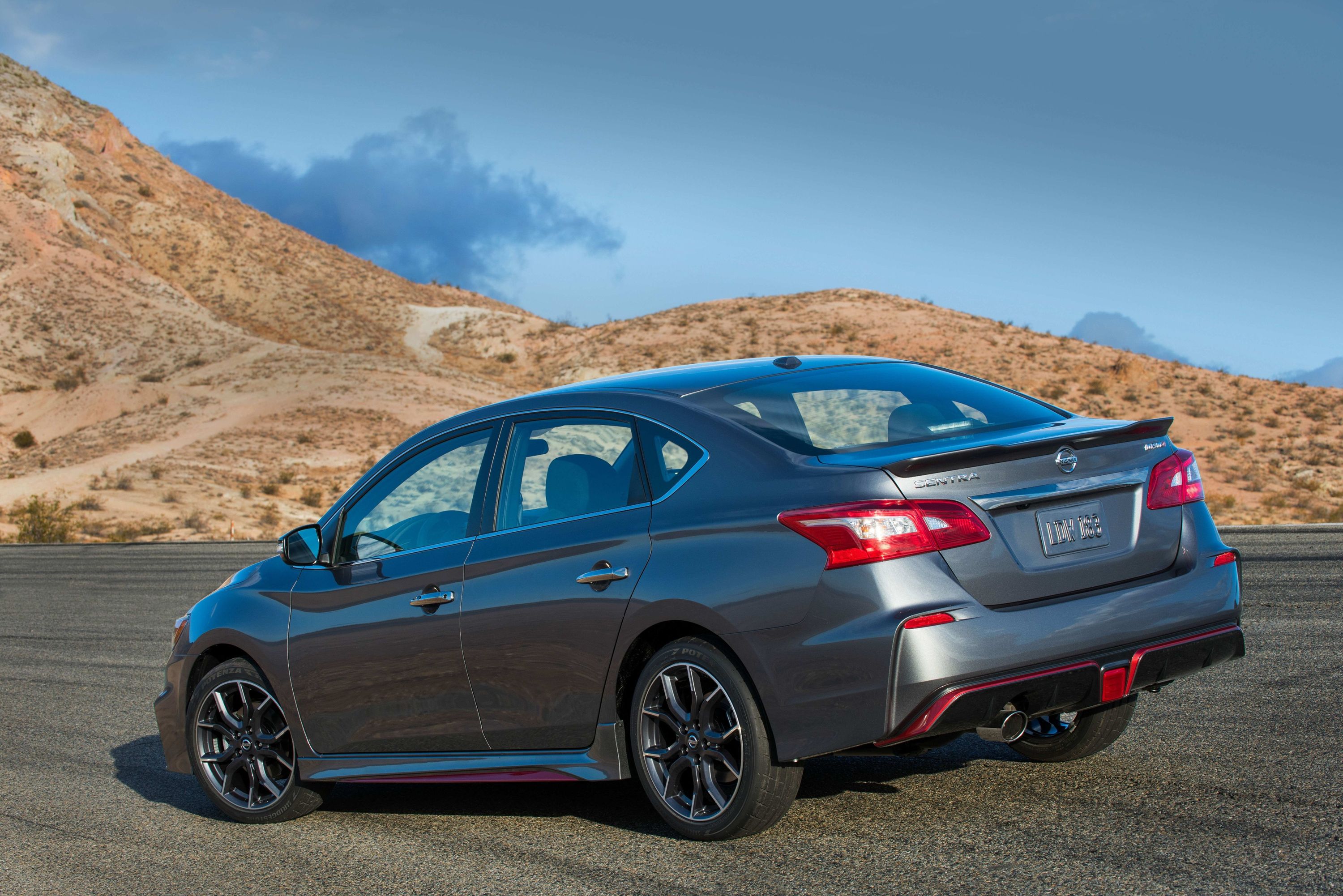 2018 Nissan Sentra NISMO Exterior Photos