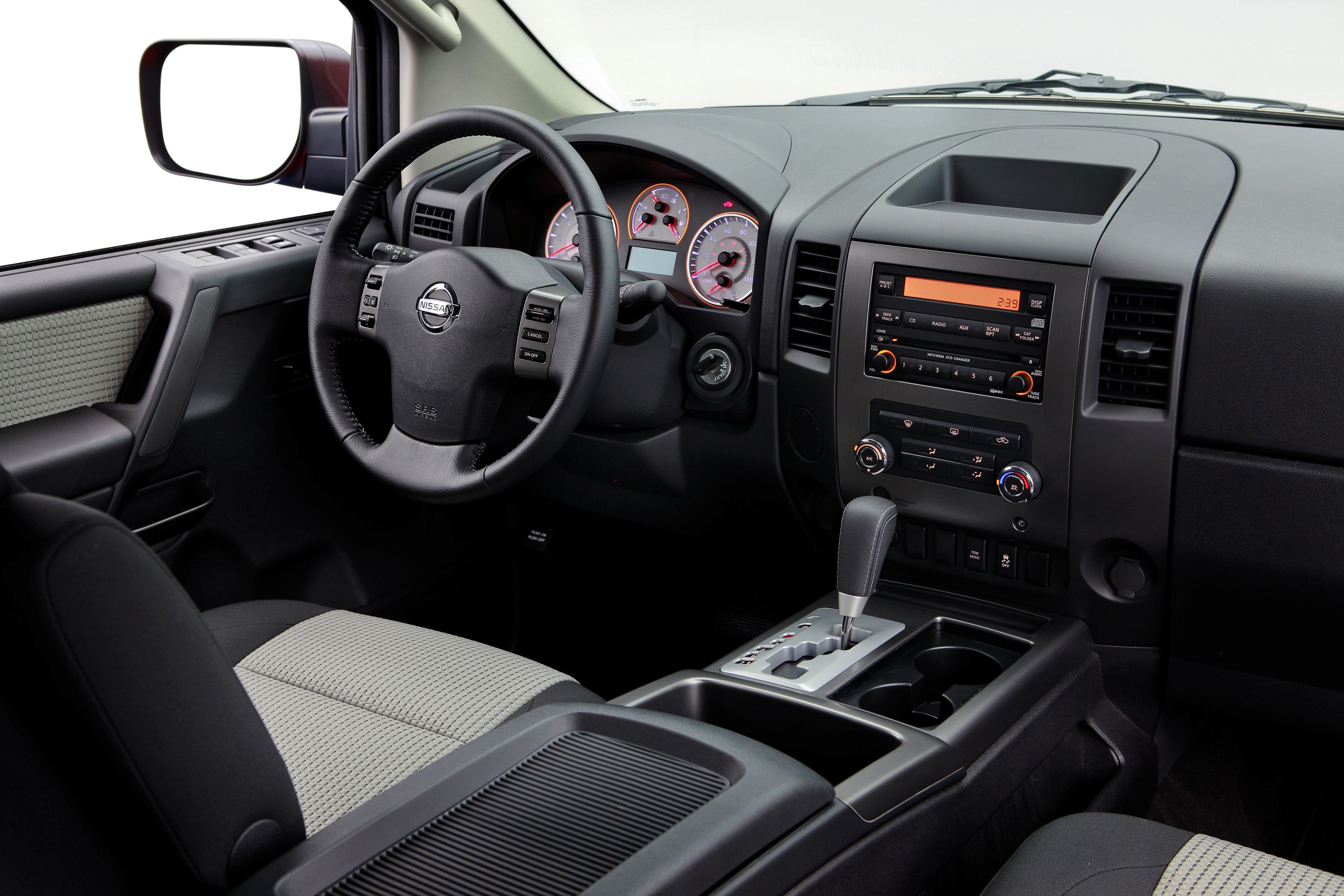 2015 Nissan Titan - Photos Interior | CarBuzz