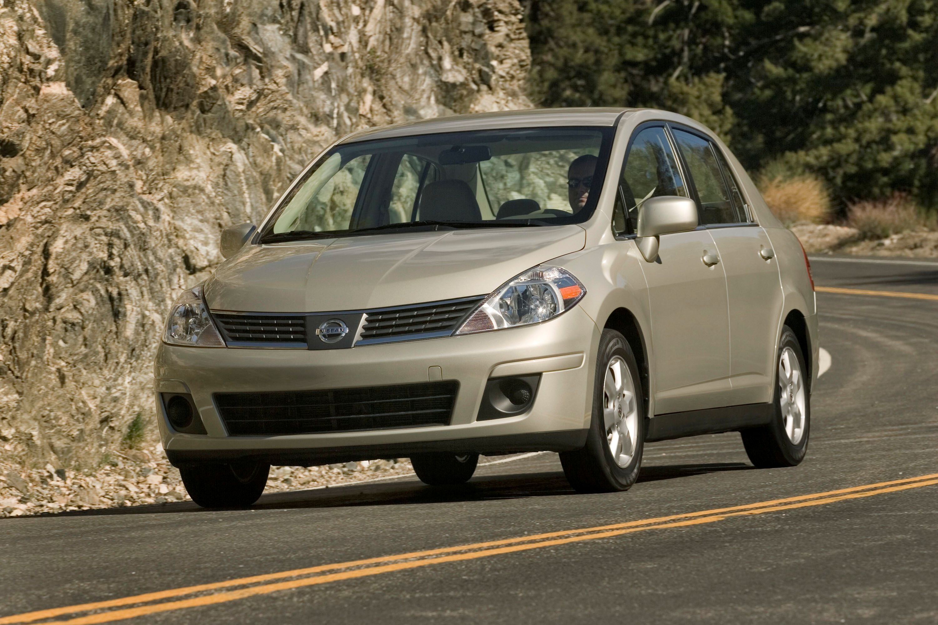 2008 Nissan Versa Sedan Exterior Photos