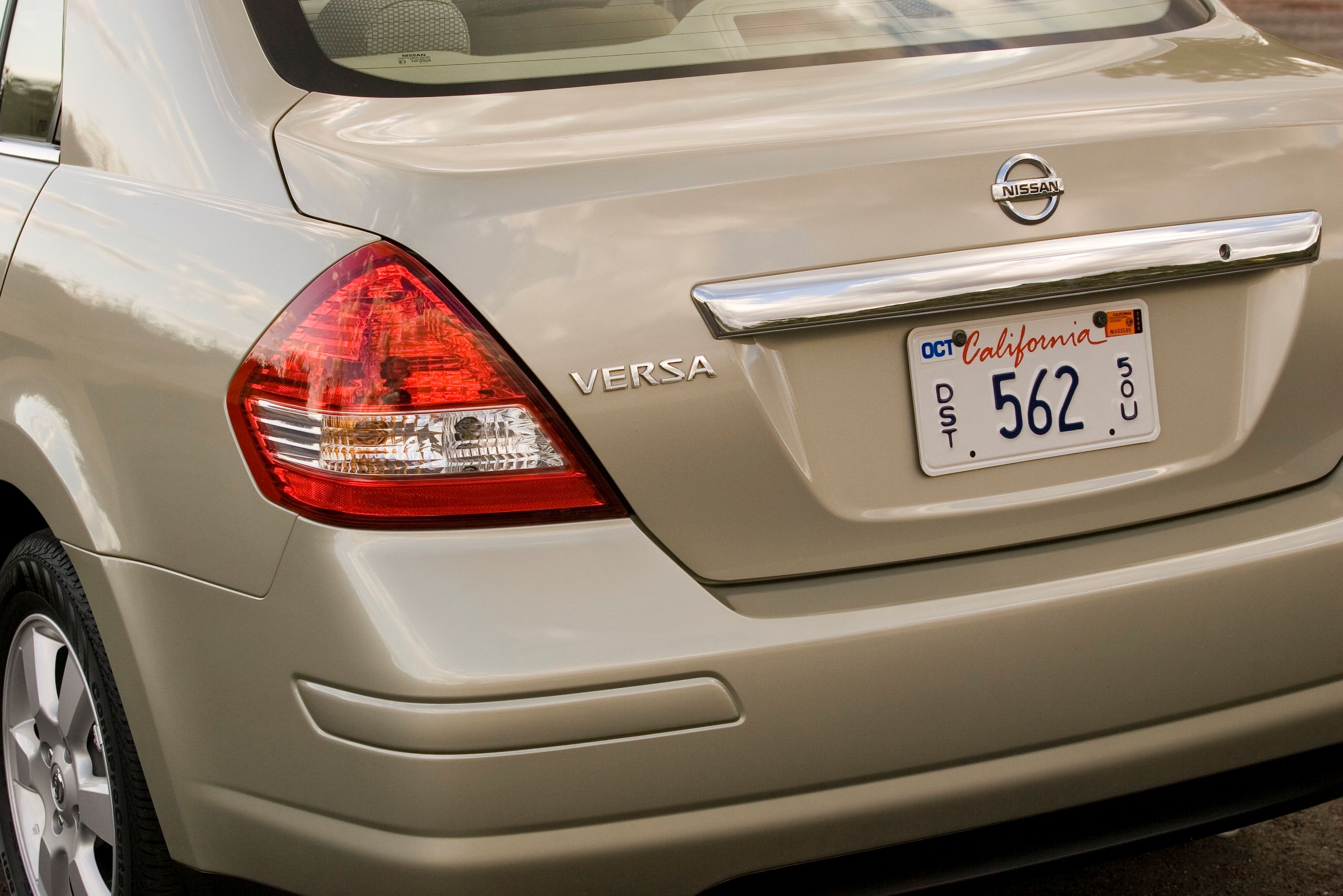 2008 Nissan Versa Sedan Exterior Photos