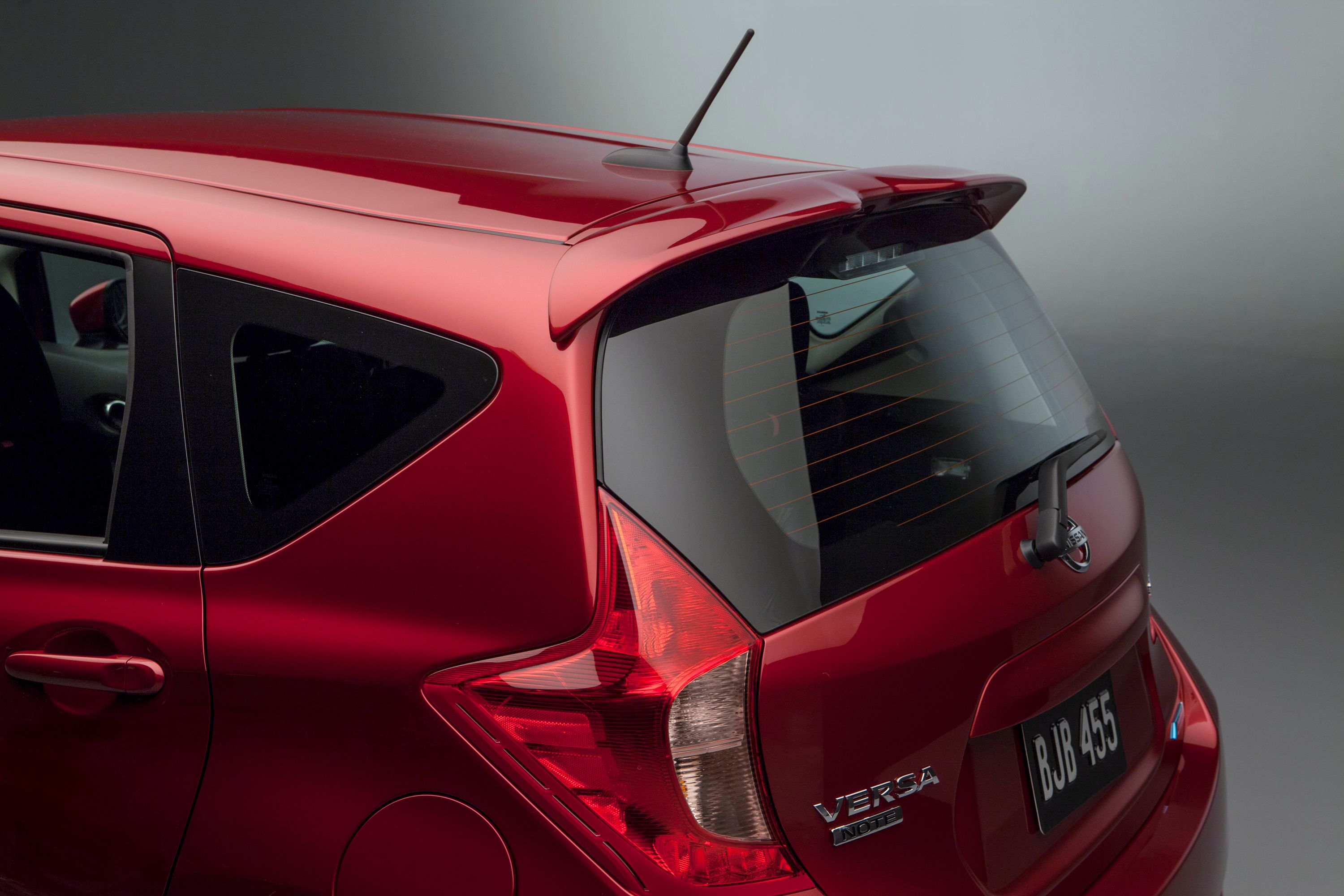 2015 Nissan Versa Note Exterior Photos