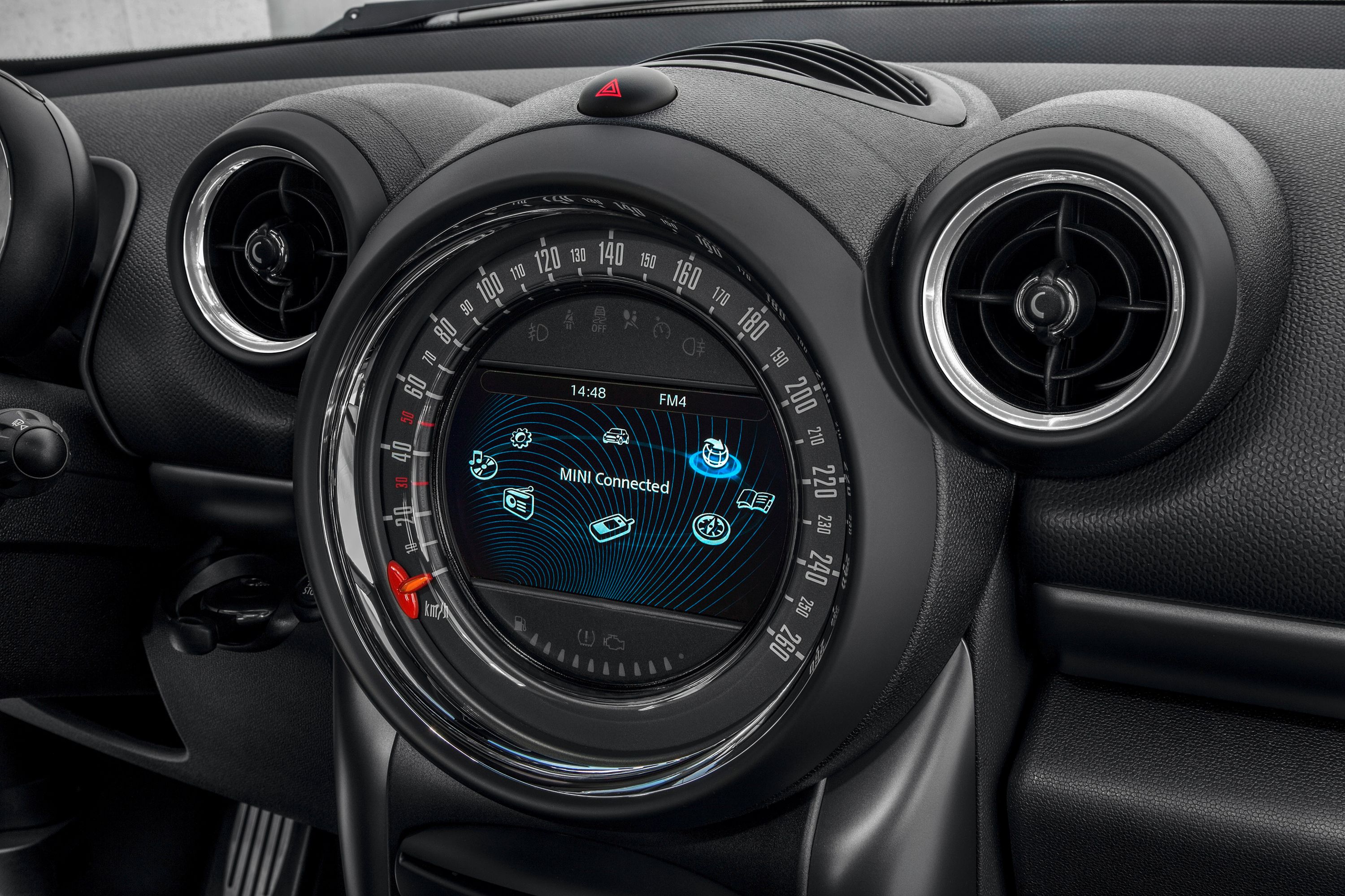 2016 Mini Cooper Countryman Interior Photos