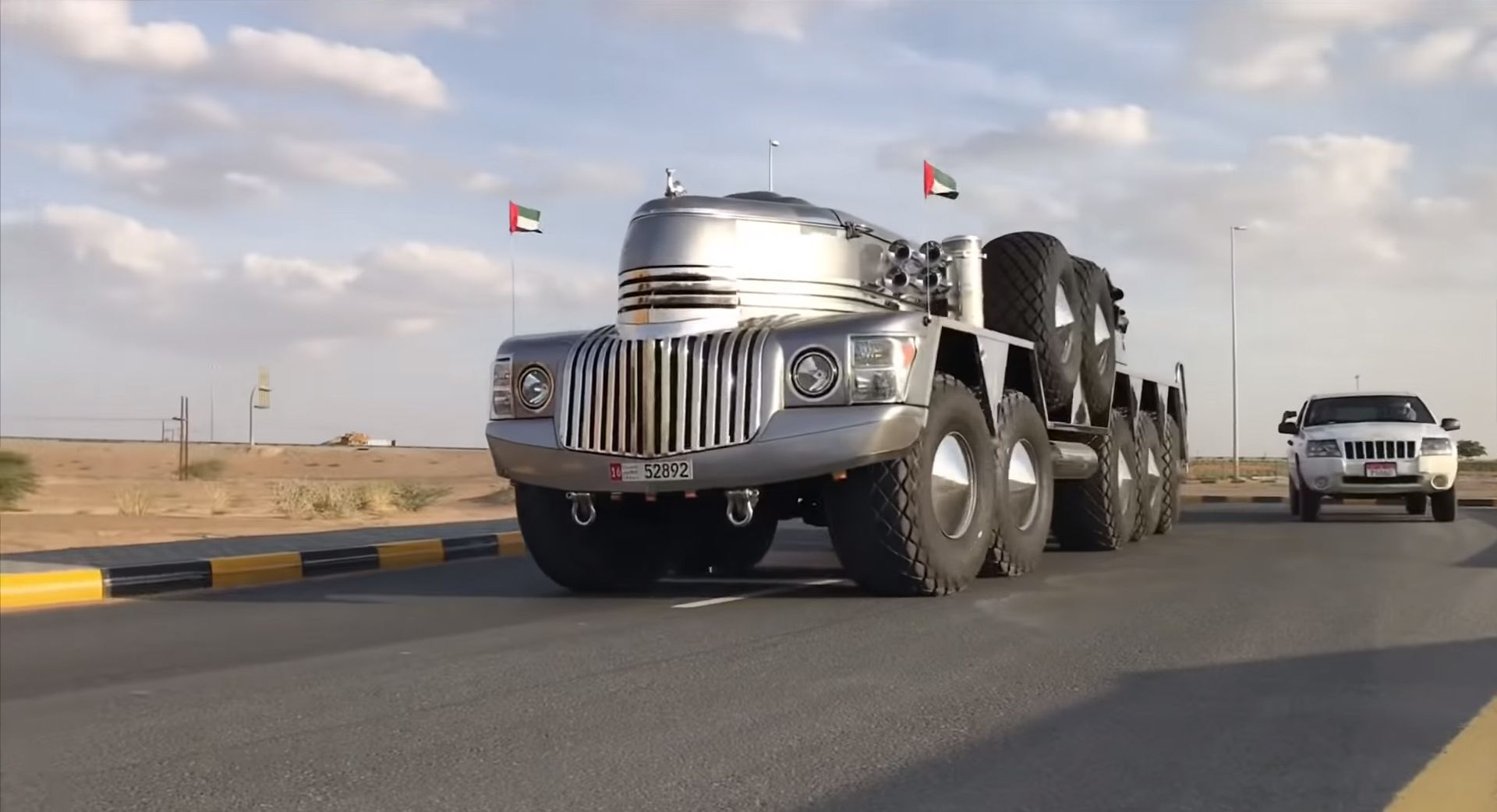 Ten-Wheeled Dhabiyan Is The World's Largest SUV
