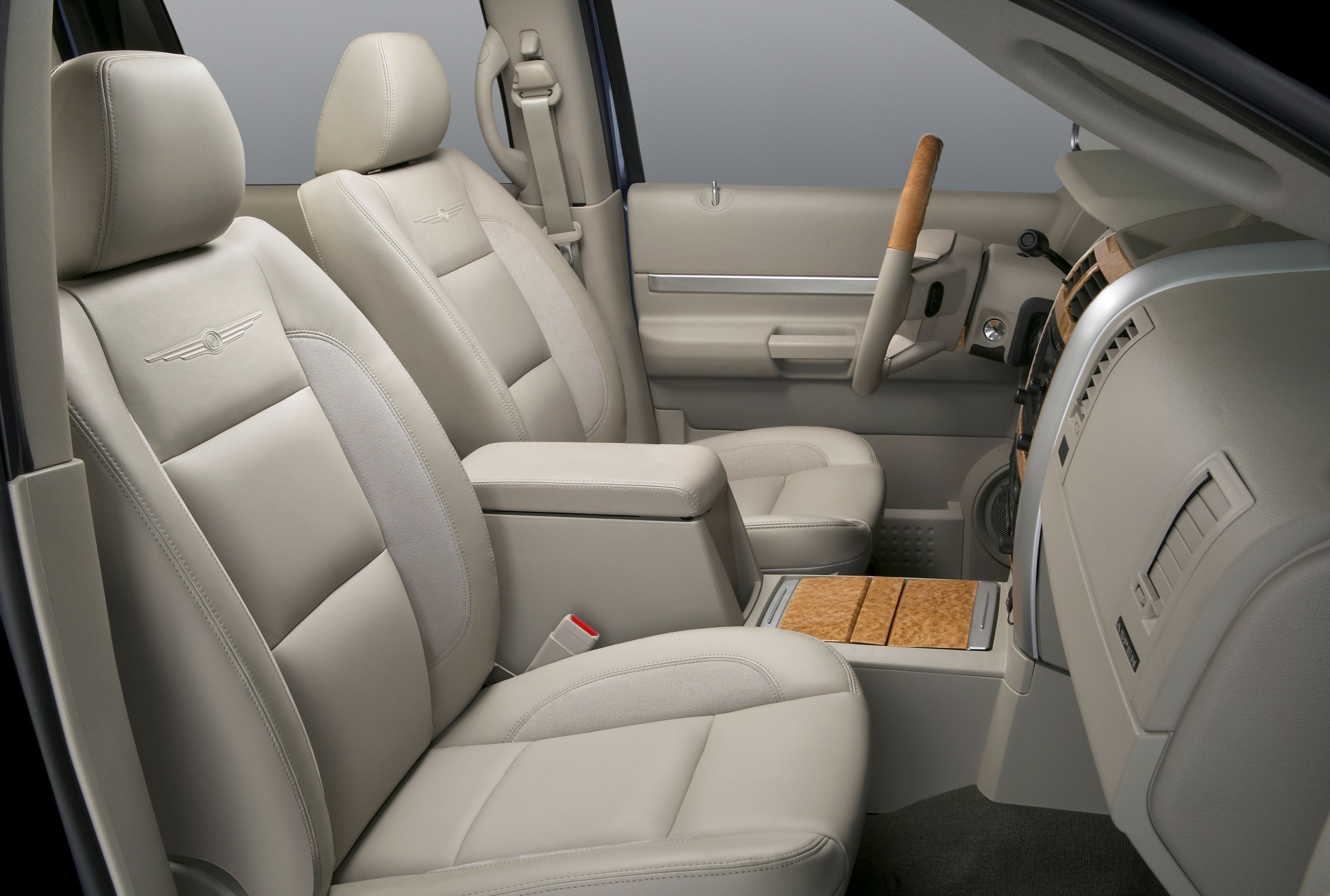 2009 Chrysler Aspen Hybrid Interior Photos