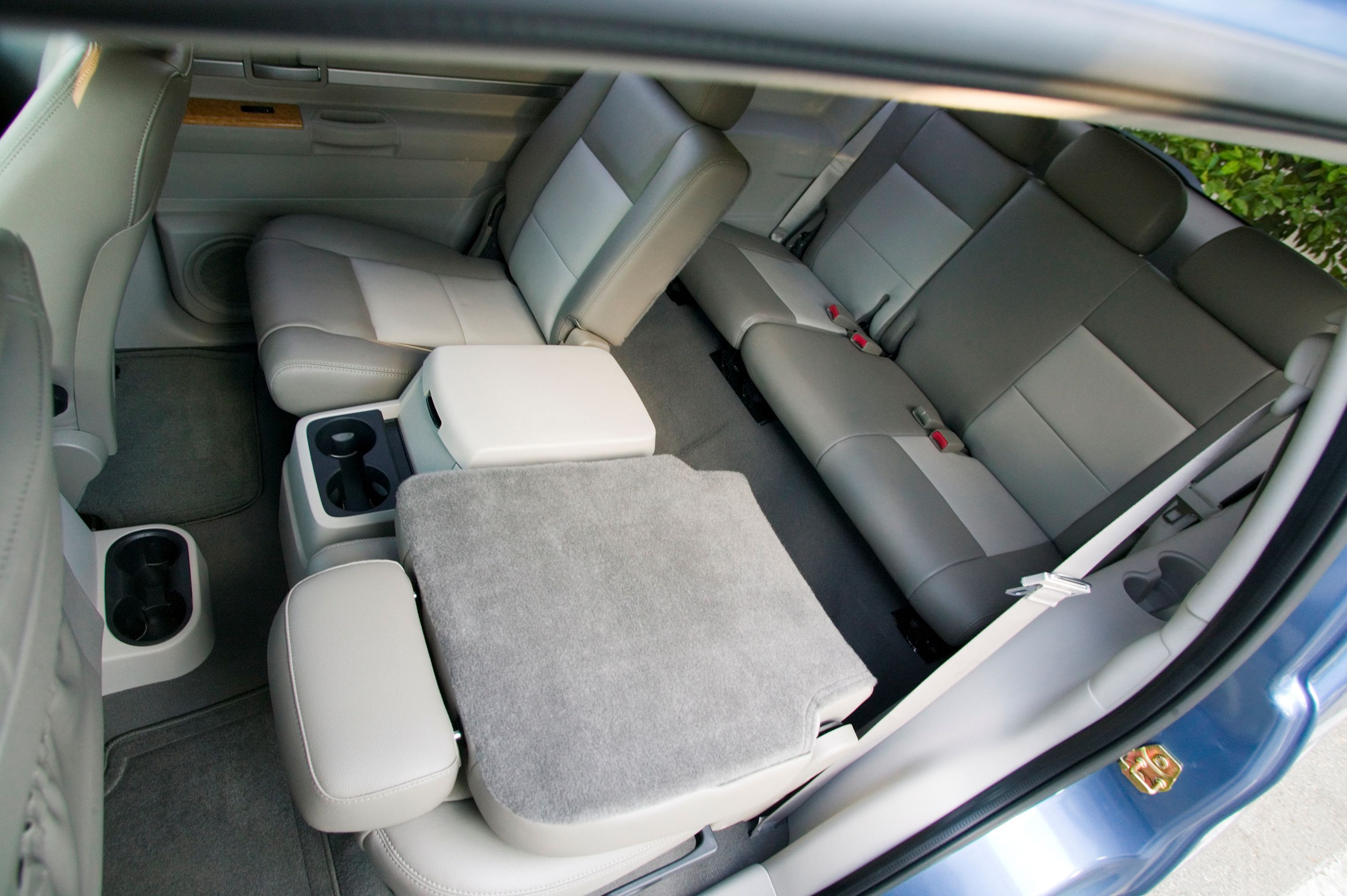 2009 Chrysler Aspen Hybrid Interior Photos