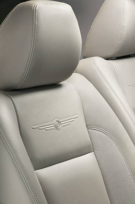 2009 Chrysler Aspen Hybrid Interior Photos