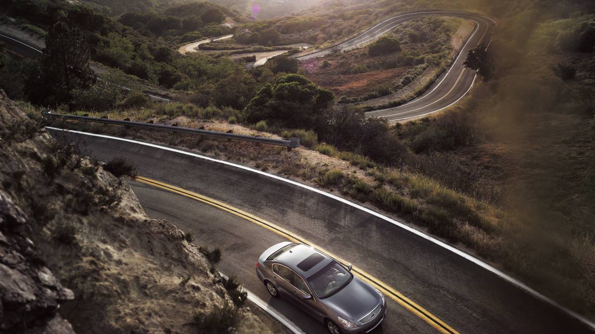 2015 Infiniti Q40 Interior Photos