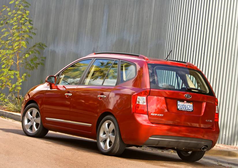 Kia Rondo2004 Kia Rondo: Review, Pricing, Photos, and Specs