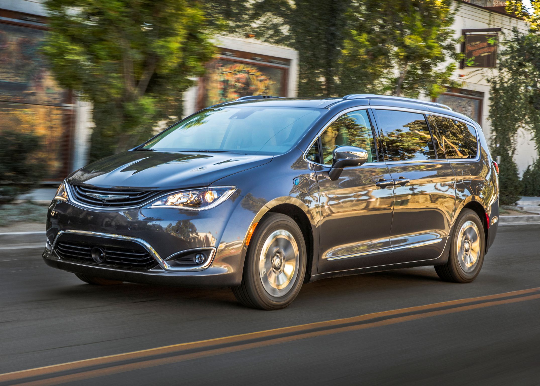 Are The Chrysler Pacifica And Dodge Grand Caravan In Trouble?