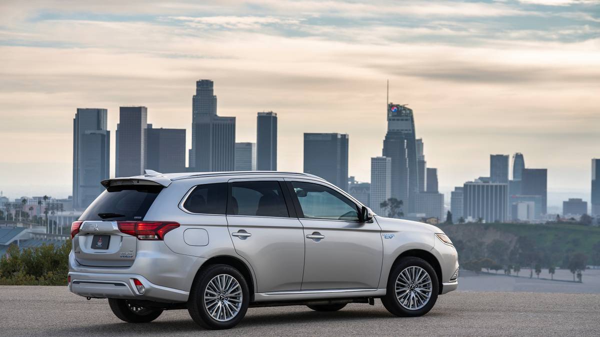 2019 Mitsubishi Outlander Plug In Hybrid Sel