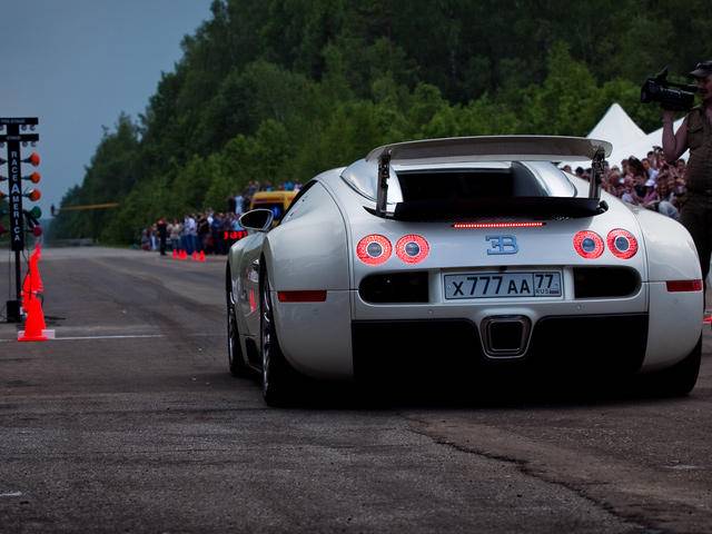 5 Must-See Bugatti Veyron Races