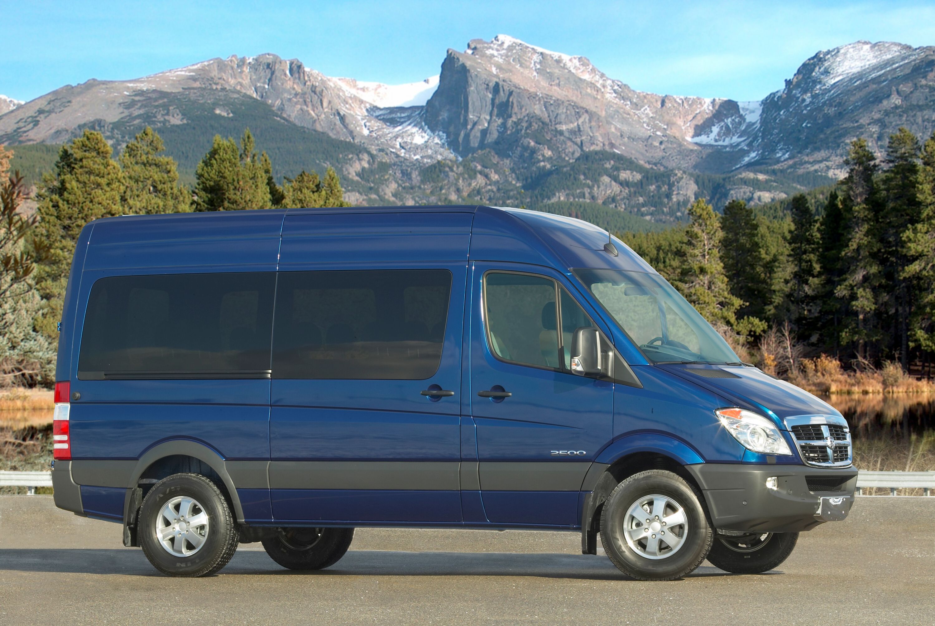 Fashion dodge sprinter passenger van for