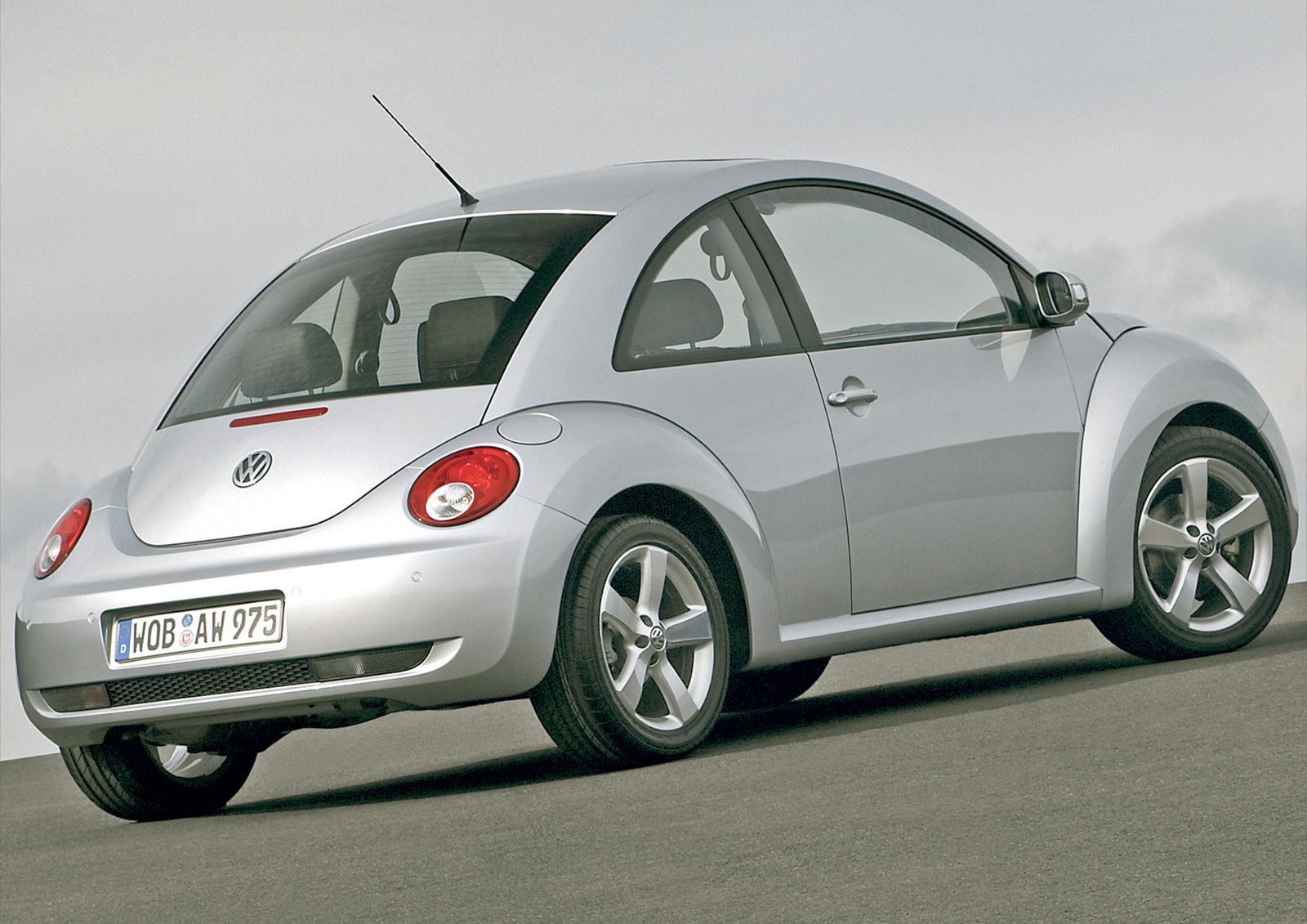 2006 Volkswagen New Beetle - Review | CarBuzz
