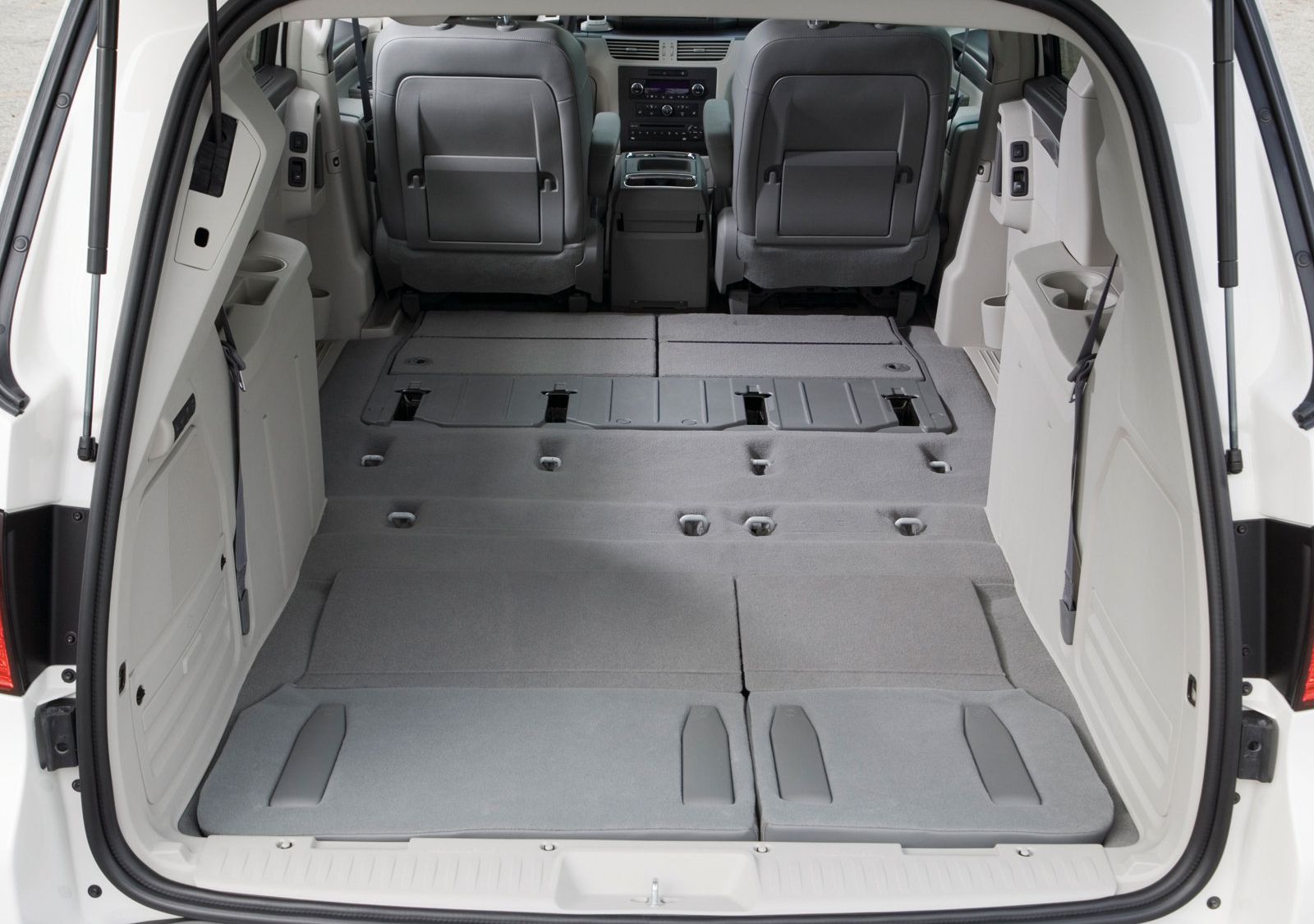 2014 Volkswagen Routan Exterior Photos