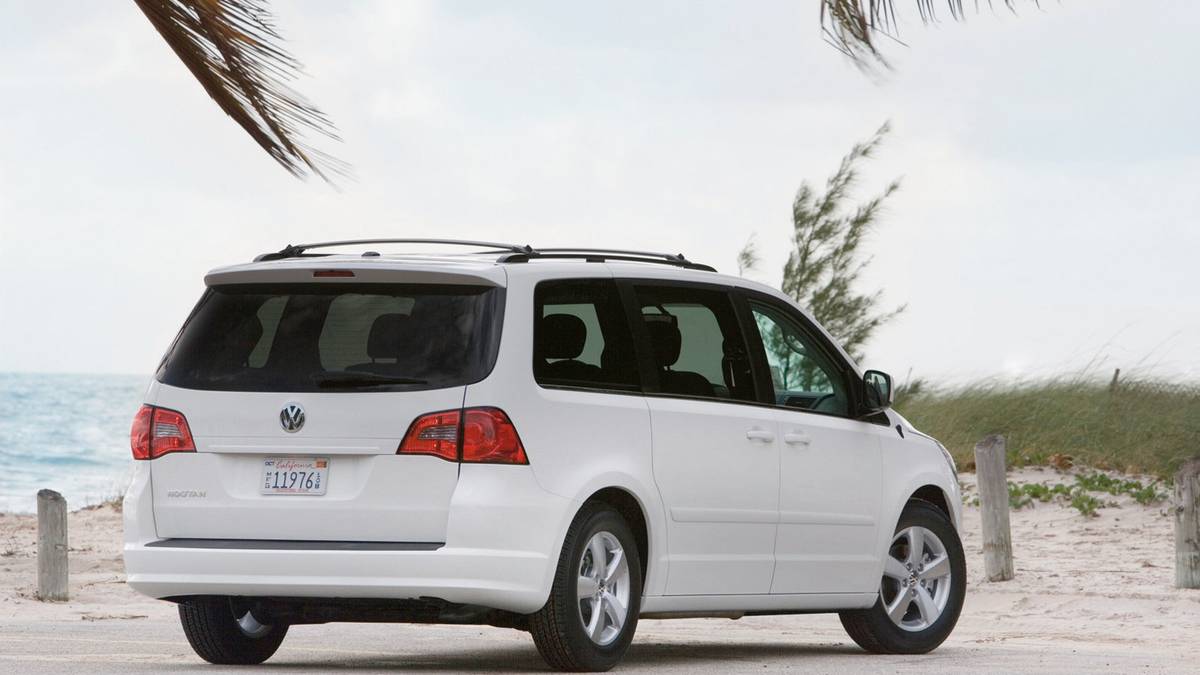 2012 Volkswagen Routan Exterior Photos