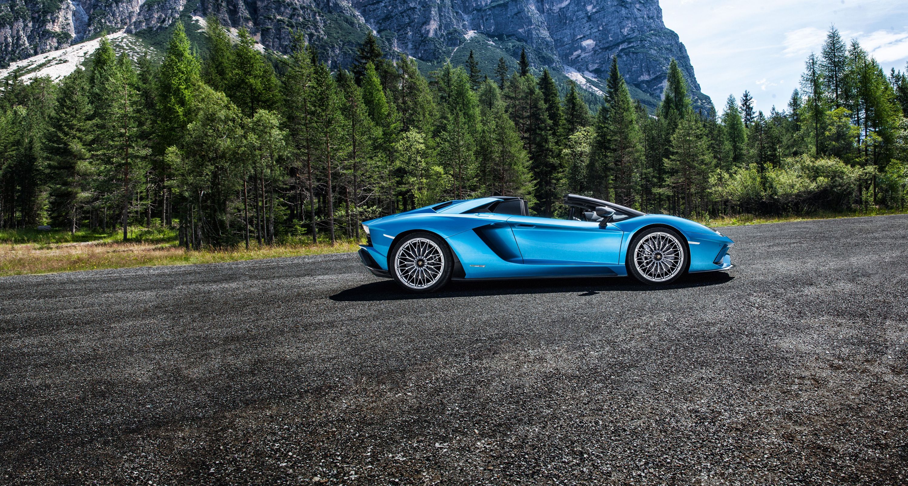 その他 Lamborghini Aventador S 583639.jpg?w=1600&h=1200&fit=crop