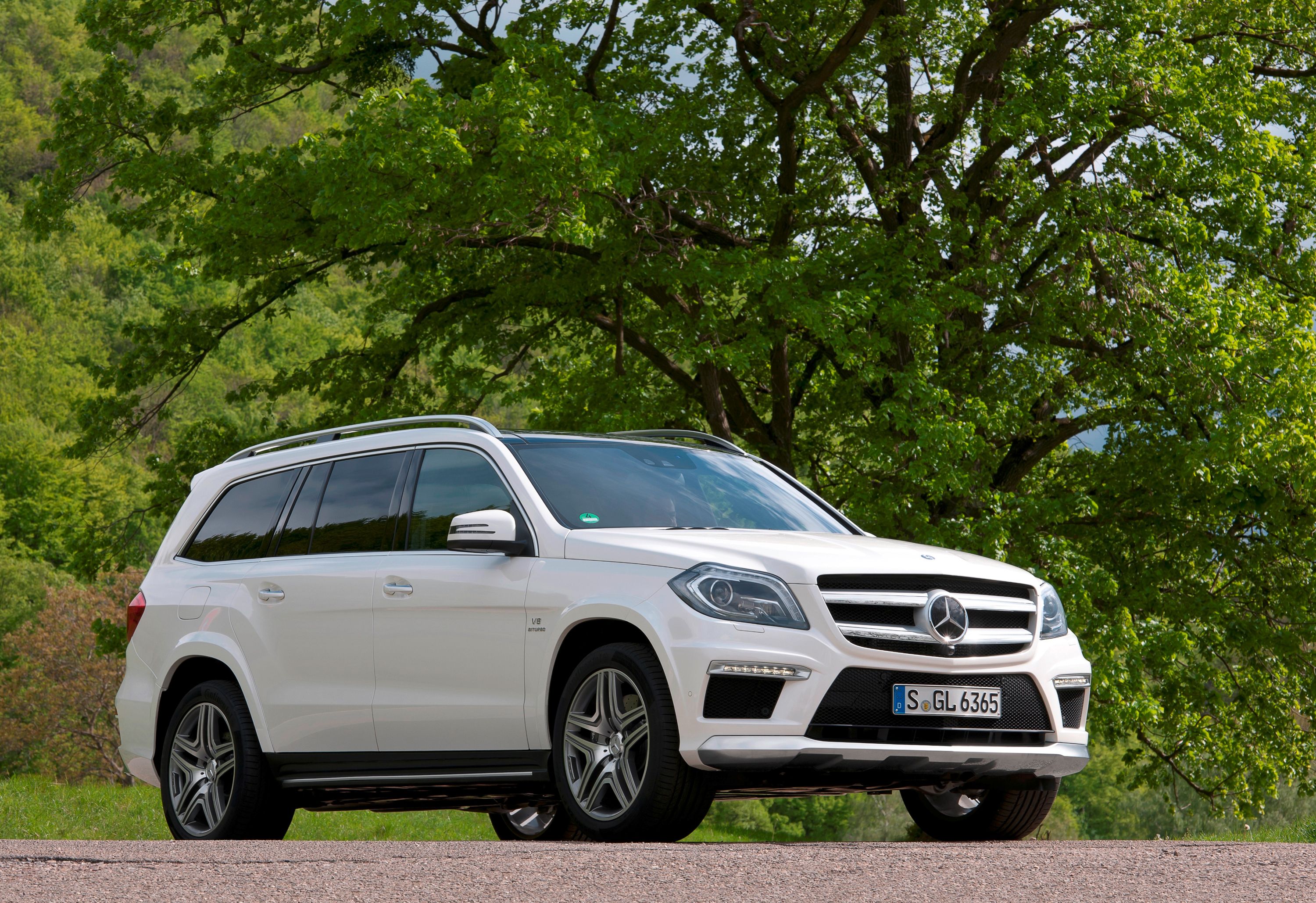 2016 Mercedes-AMG GL63 - Photos Exterior | CarBuzz