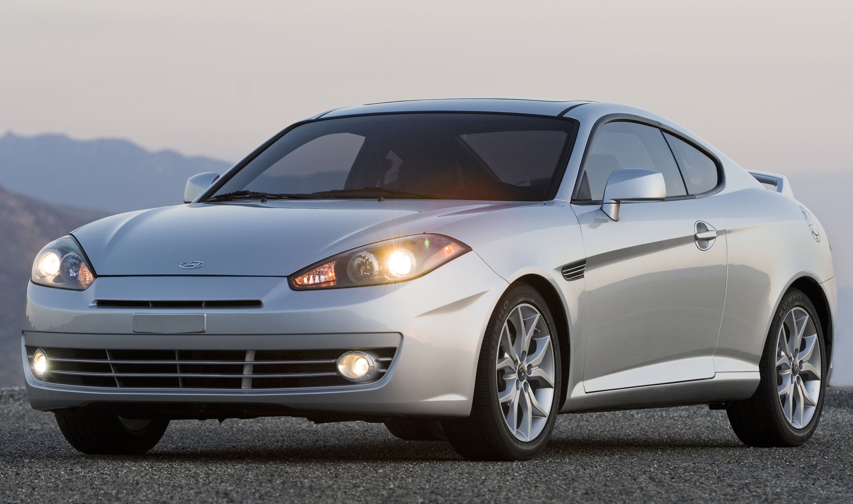 Hyundai Tiburon: Review, Pricing, Photos, and Specs