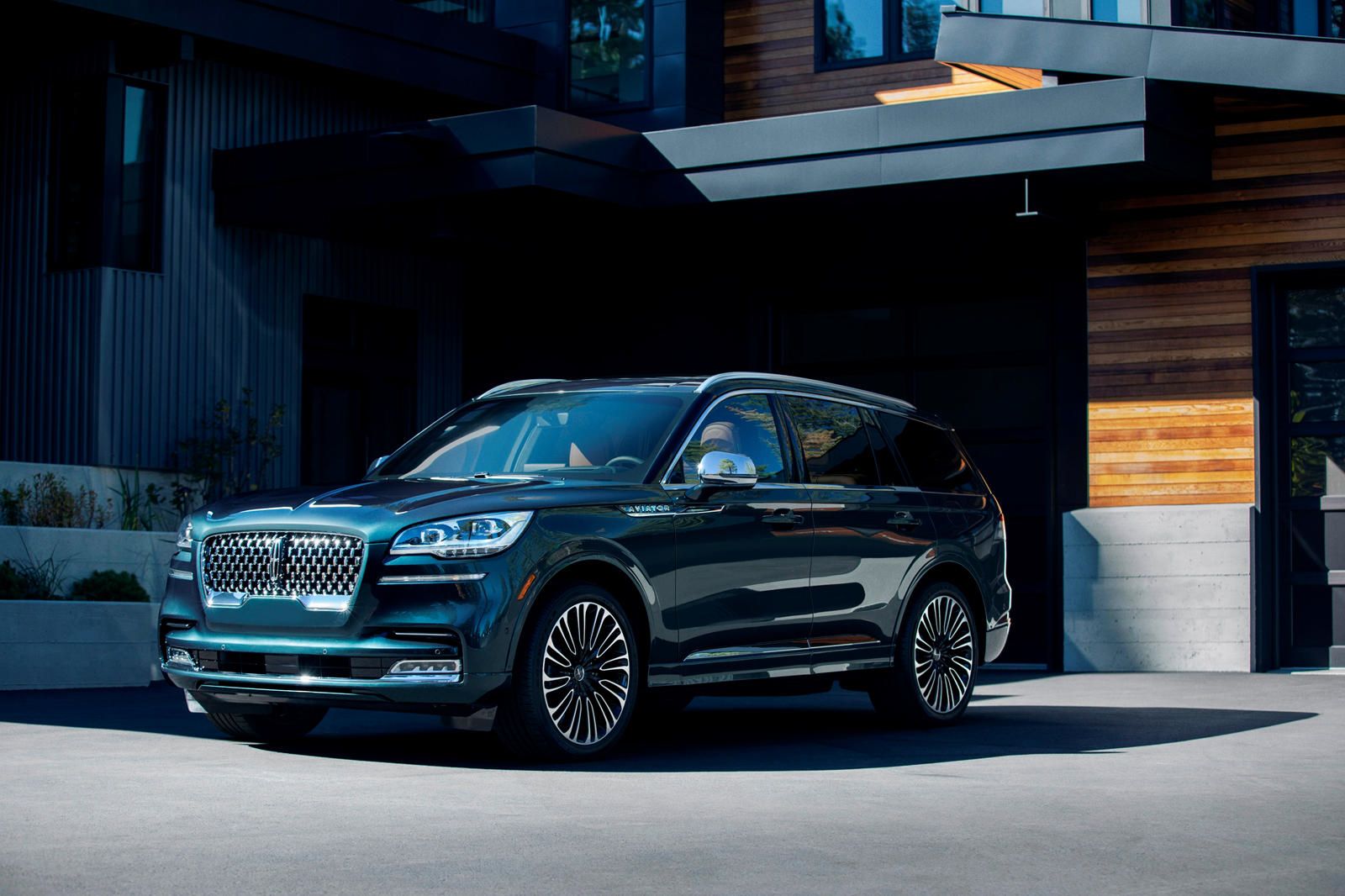 Lincoln Aviator Fuel Economy Is Shockingly Good