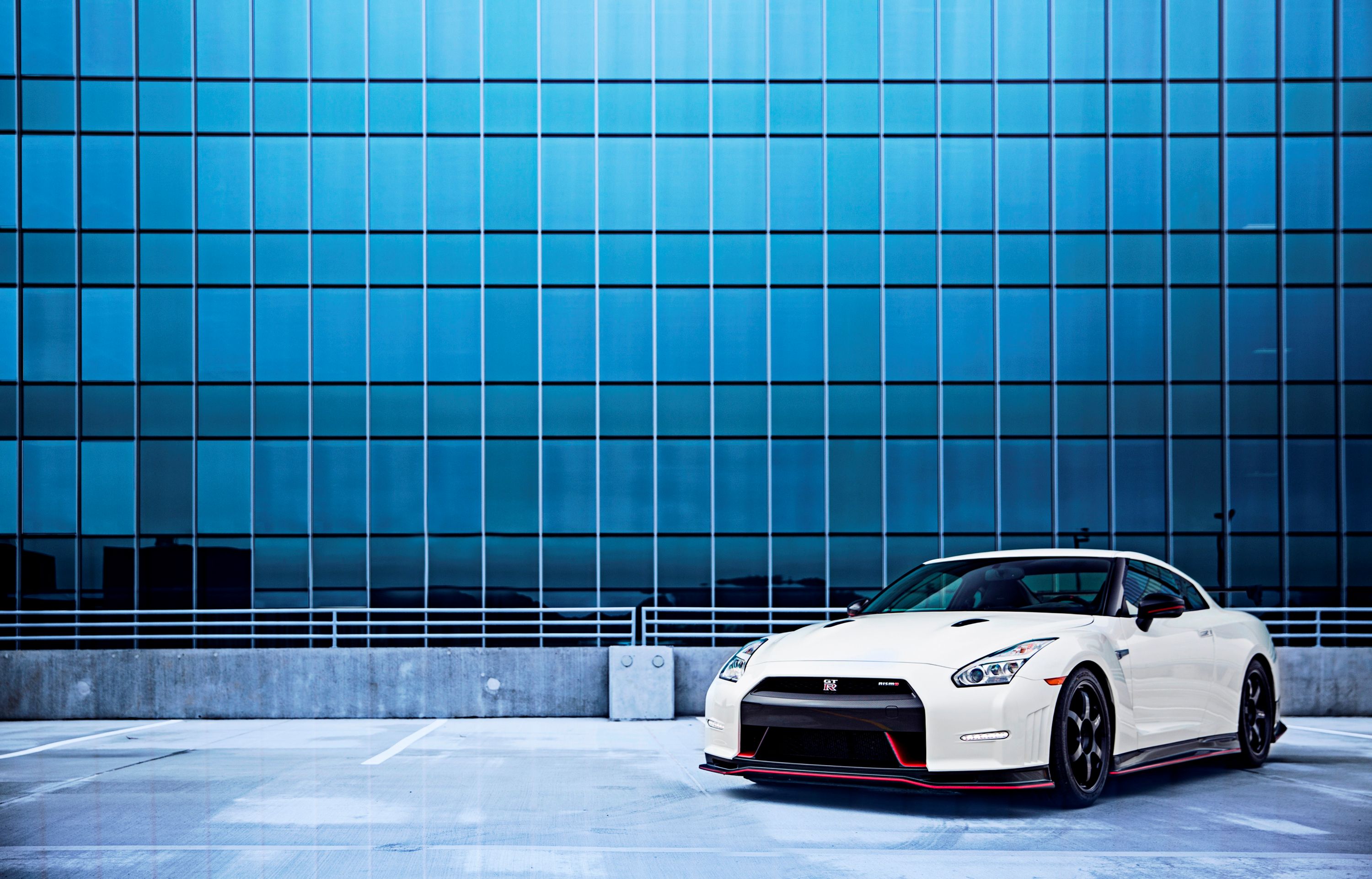 2016 Nissan GT-R NISMO Exterior Photos