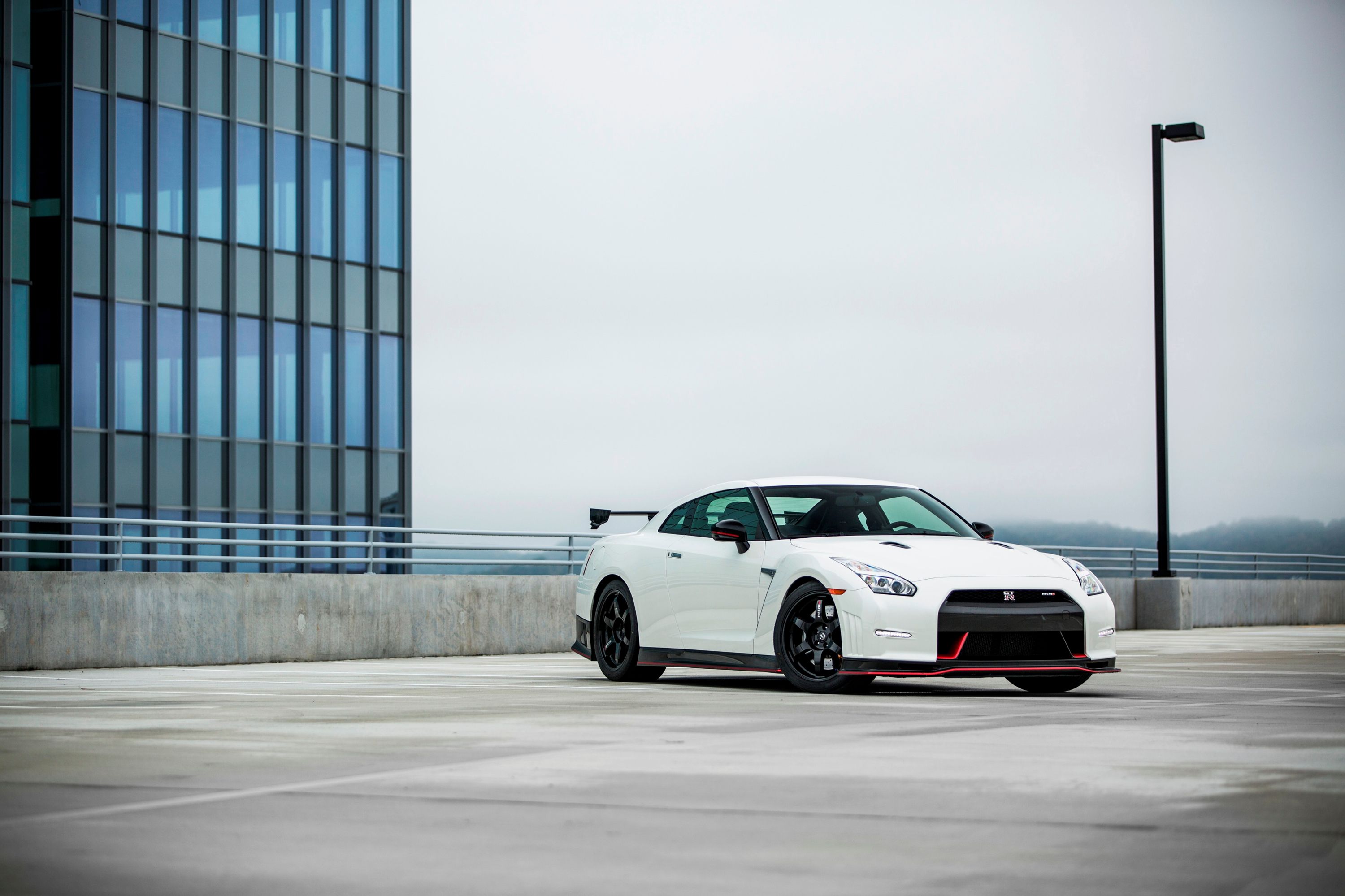 2016 Nissan GT-R NISMO Exterior Photos