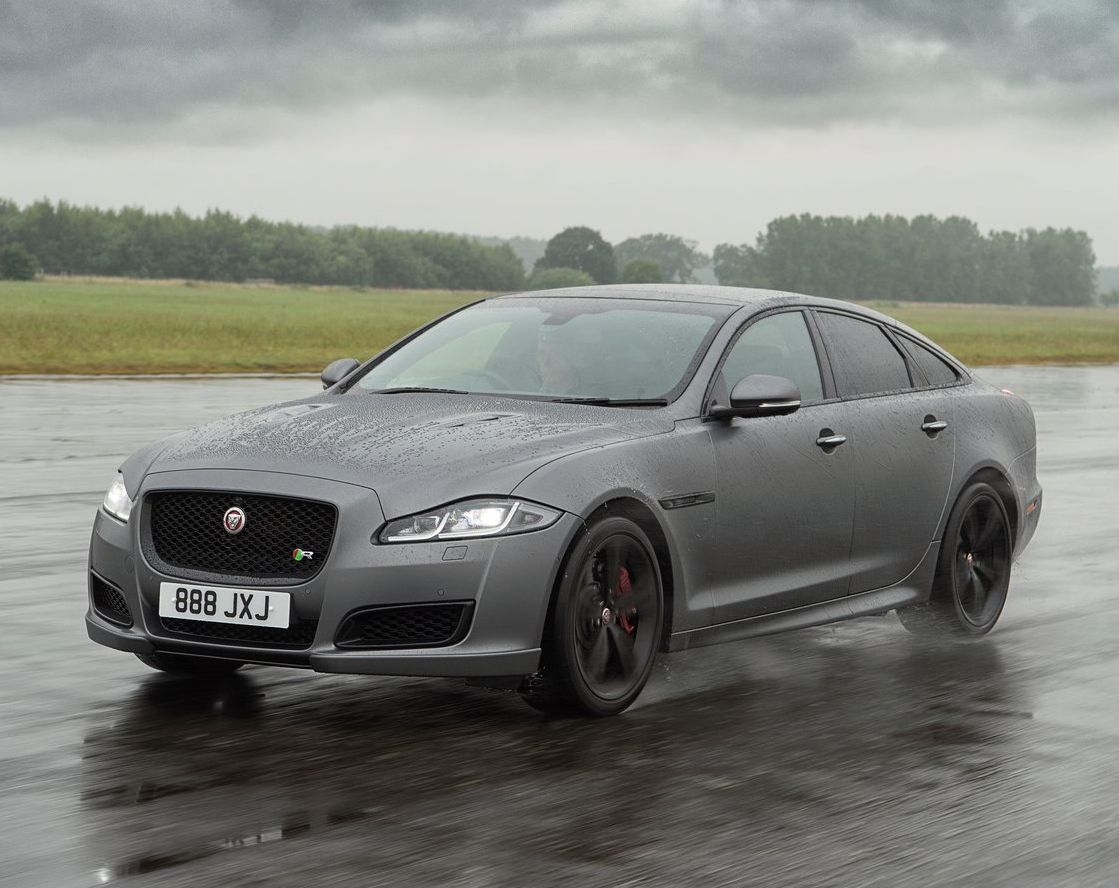 Autokrise? Nicht Mit Pb Balaji! Jaguar Land Rover Setzt Auf Frischen Wind (Autoindustrie News) - lorja86