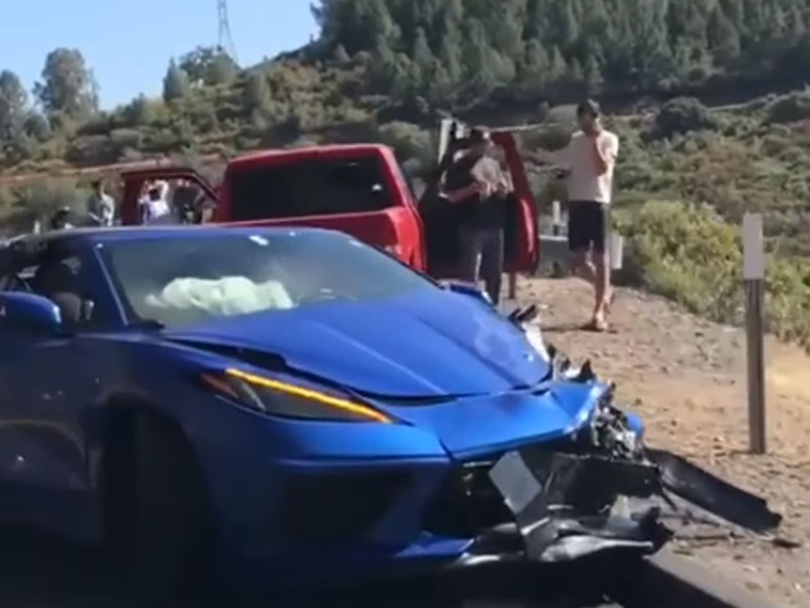 The First C8 Corvette Crash Ain't Pretty