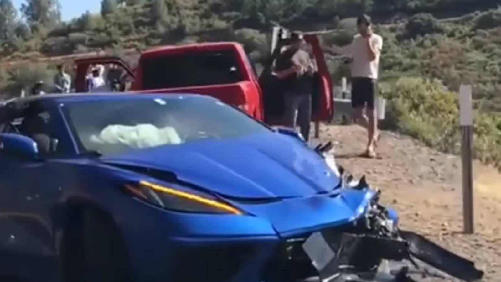 The First C8 Corvette Crash Ain't Pretty