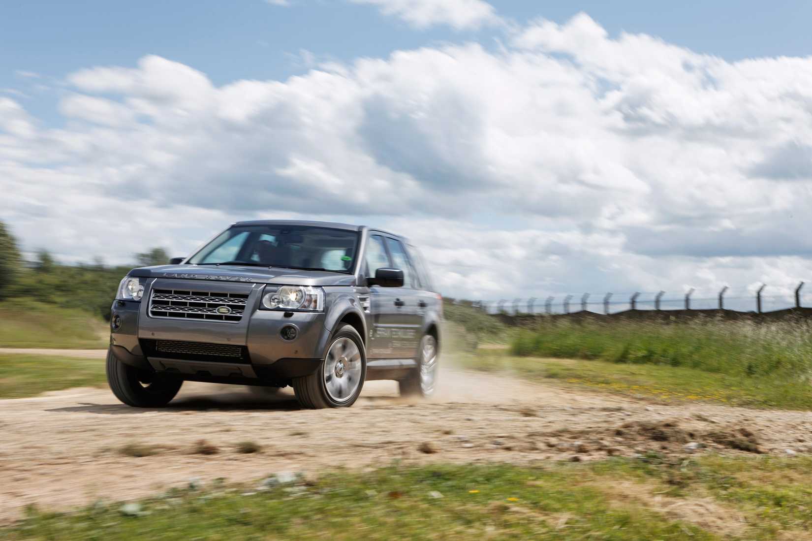 2010 Land Rover LR2 Pricing, Photos & Specs