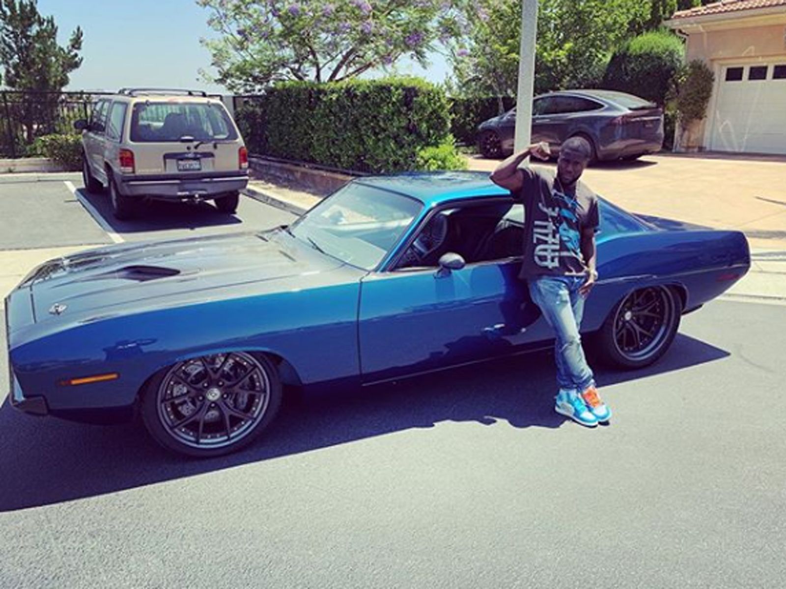 Comedian Kevin Hart Injured Following Plymouth Barracuda Crash Comedian Kevin Hart Injured Following Plymouth Barracuda Crash