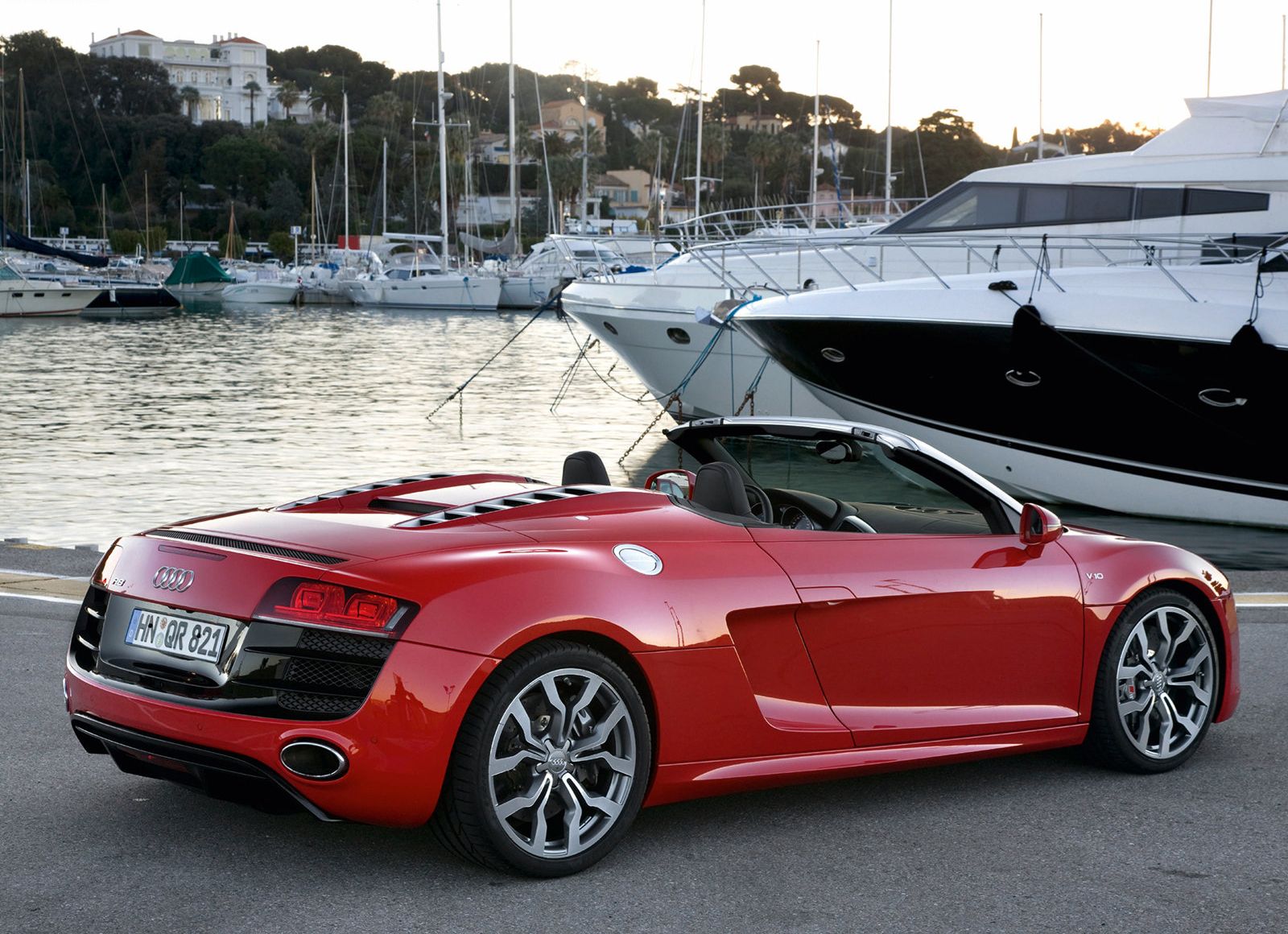 2011 Audi R8 Spyder Pricing, Photos & Specs