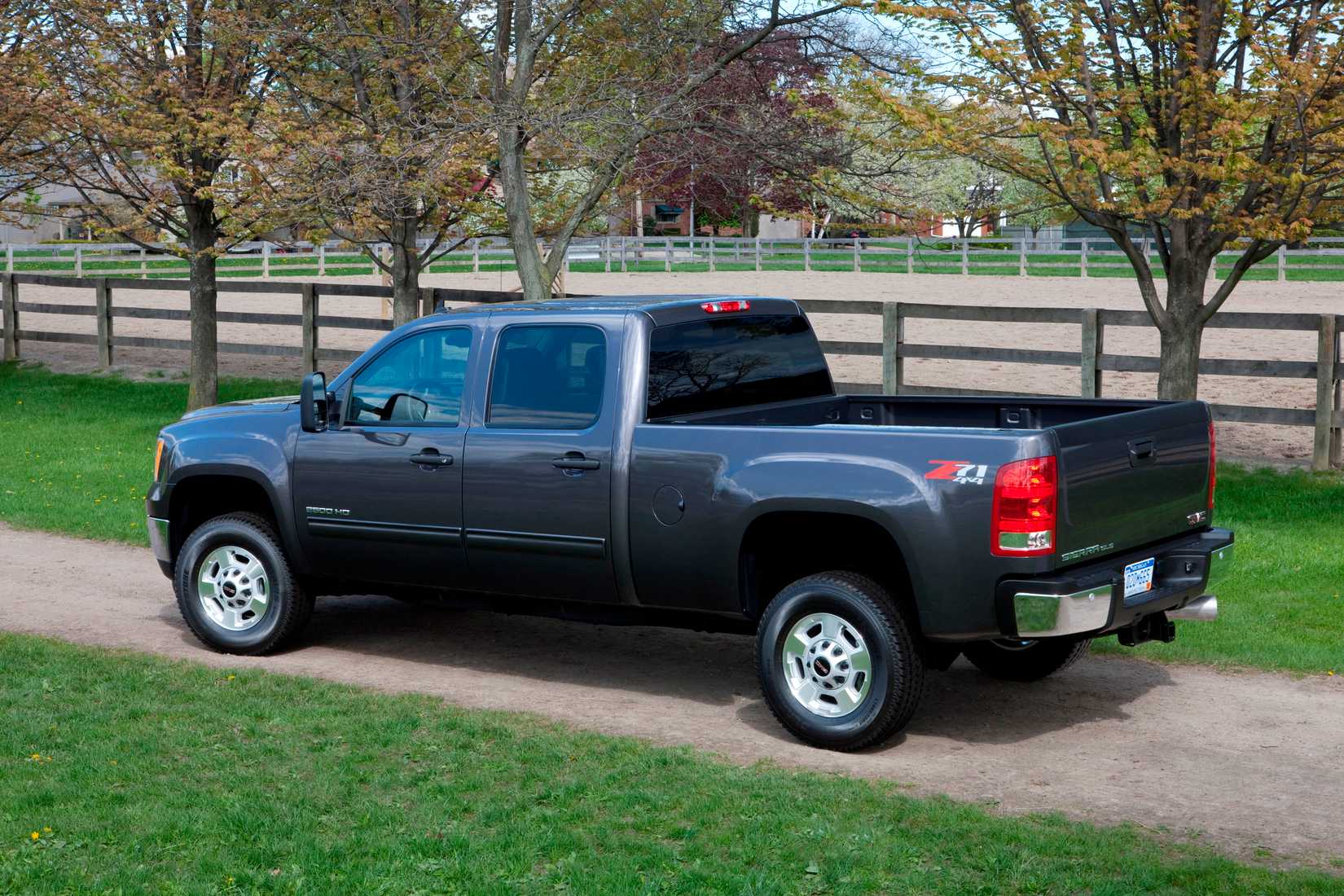 2009 GMC Sierra 2500HD - Overview Pricing, Photos & Specs