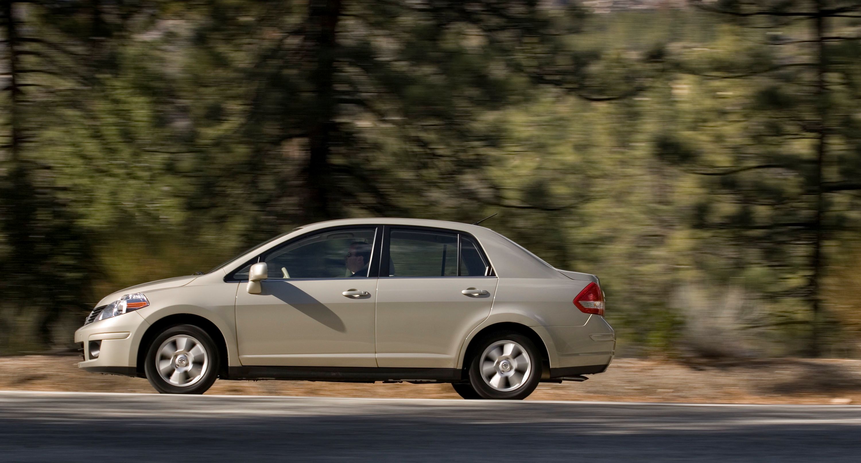 2008 Nissan Versa Sedan Exterior Photos