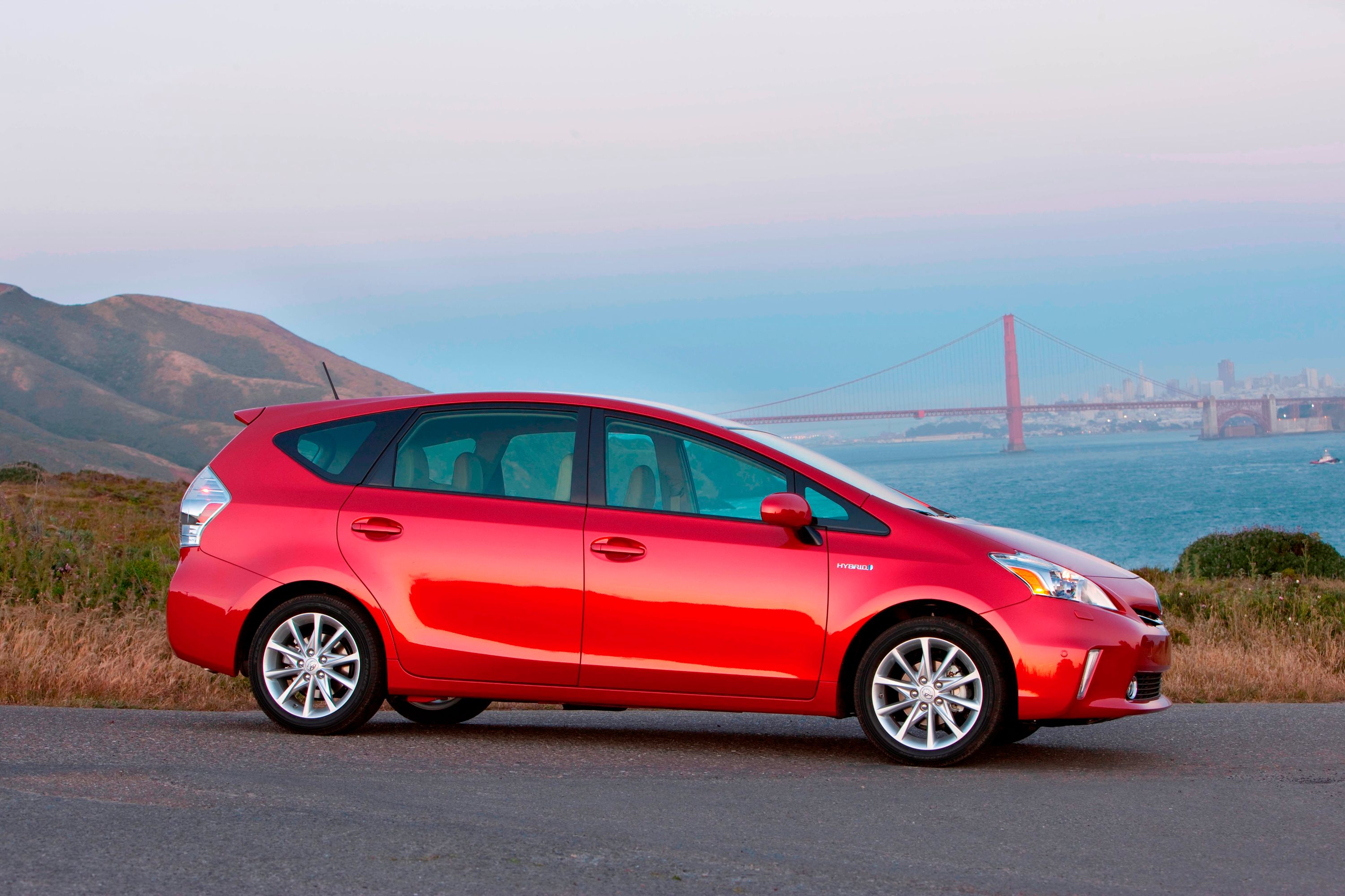 2012 Toyota Prius v Exterior Photos