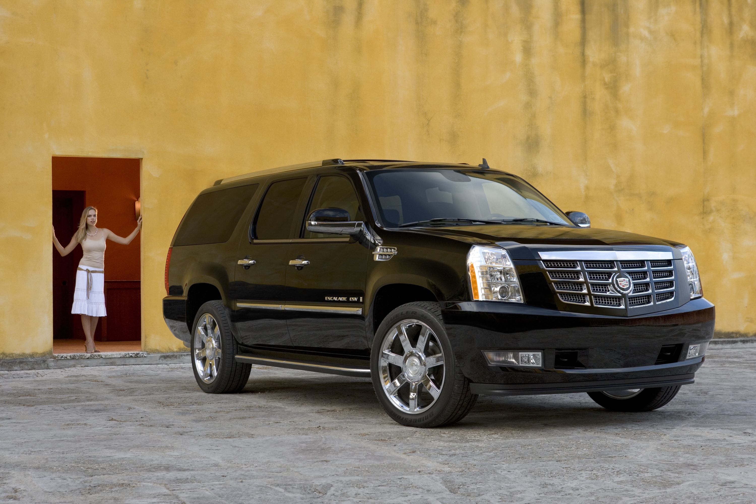 2014 Cadillac Escalade ESV Review, Pricing, Photos, and Specs