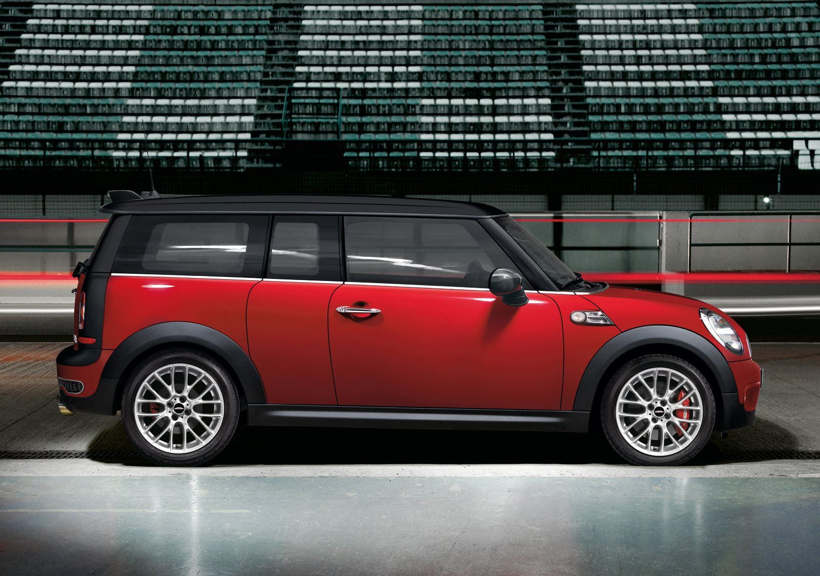 Standard Hood & Mirrors | MINI CLUBMAN JCW 2012 Standard Hood & Mirrors | MINI CLUBMAN JCW 2012