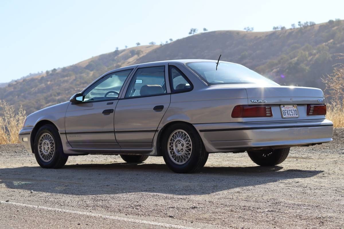 Weekly Treasure: 1989 Ford Taurus SHO