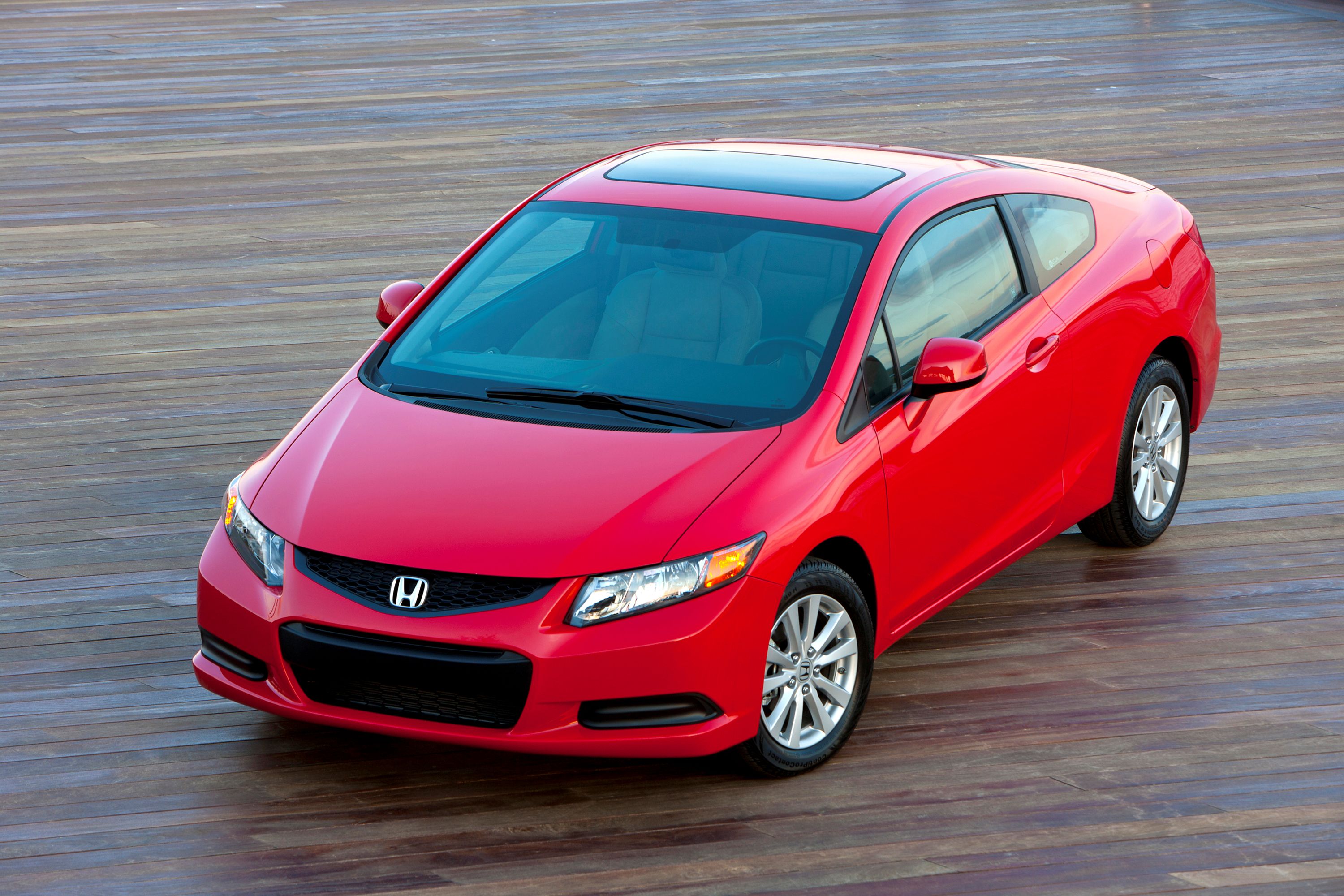 Used 2012 Honda Civic in North York, Ontario. Selling for $5,499 with only  287,000 KM. View this Used Sedan and contact Komfort Motors., image size:3000x2000