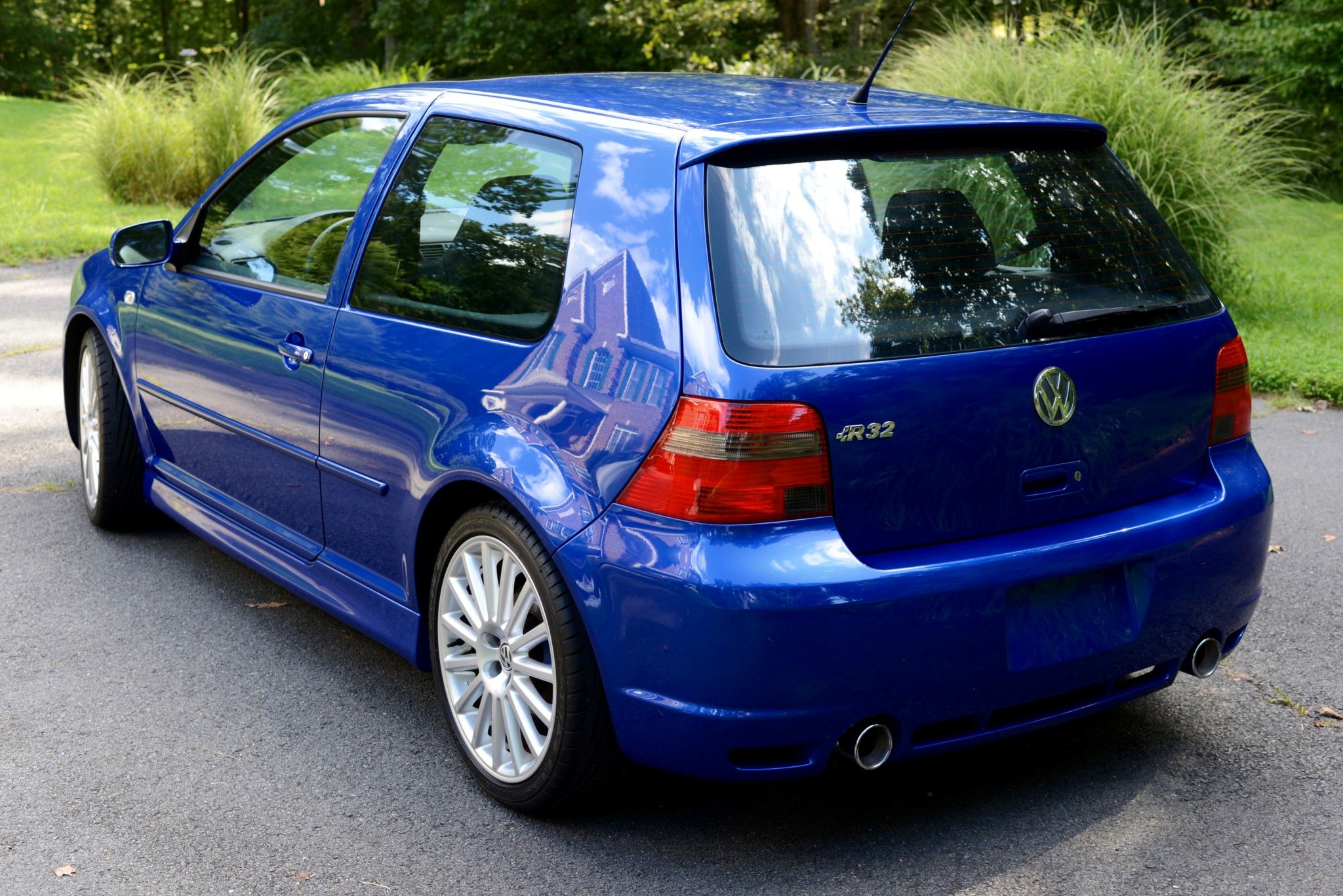 Weekly Treasure: 2004 Volkswagen Golf R32
