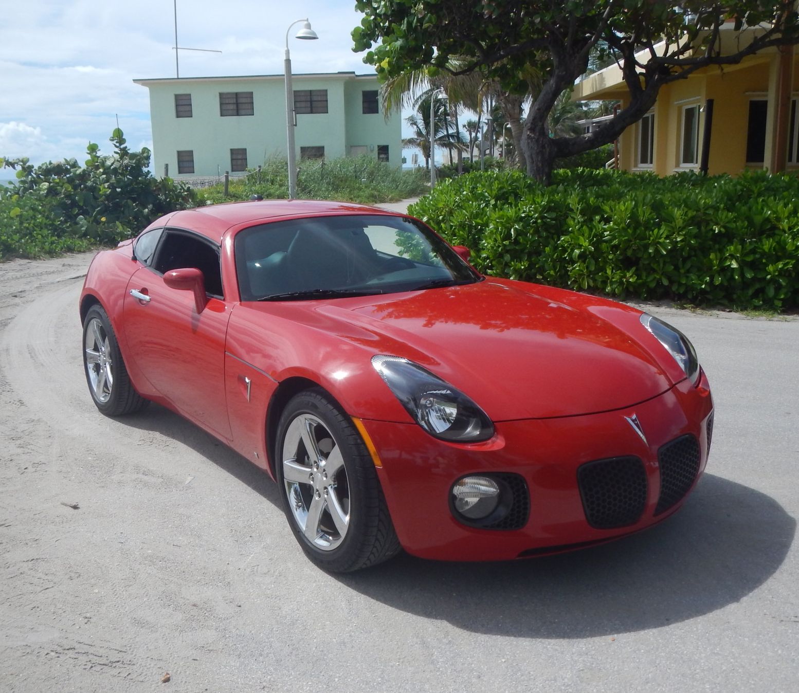 Weekly Treasure: 2009 Pontiac Solstice GXP Coupe