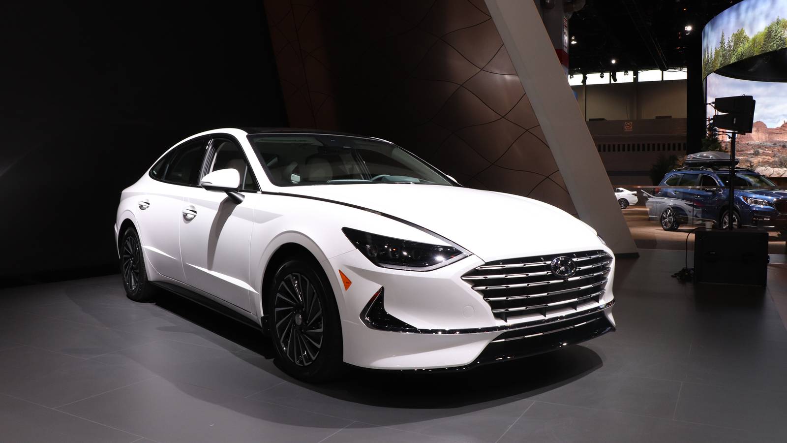 2020 Hyundai Sonata Hybrid Lands With 686 Miles Of Range