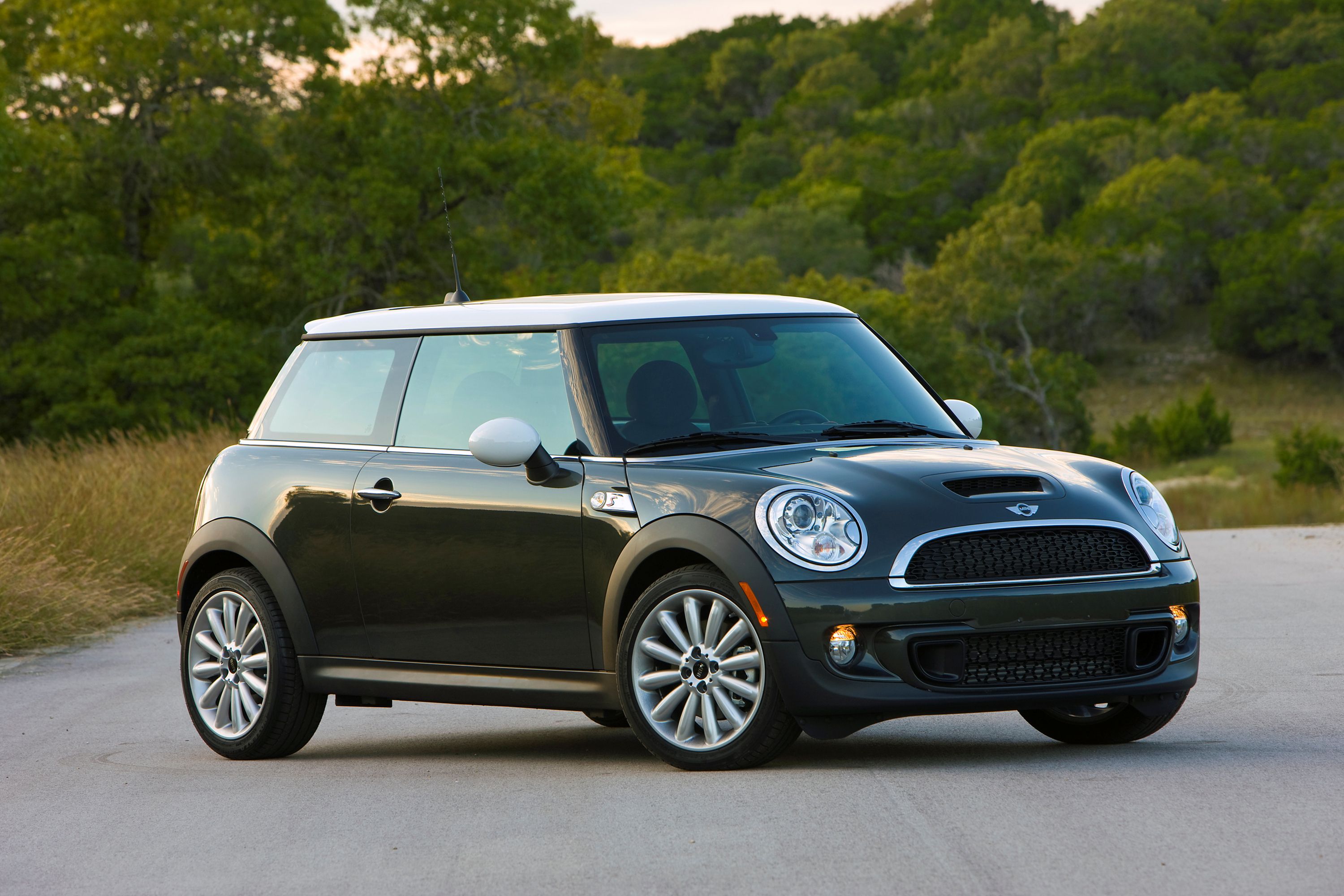 2010 Mini Cooper Hardtop Pricing, Photos & Specs
