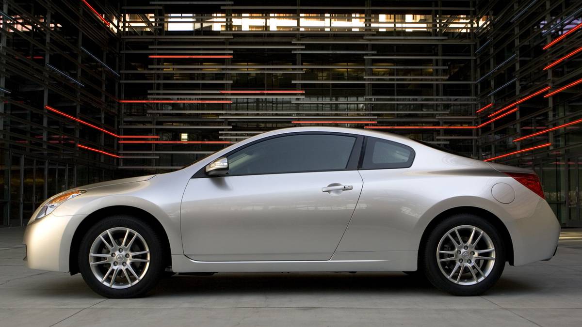 Inspiring 2009 Nissan Altima Coupe 2 5 S Pictures