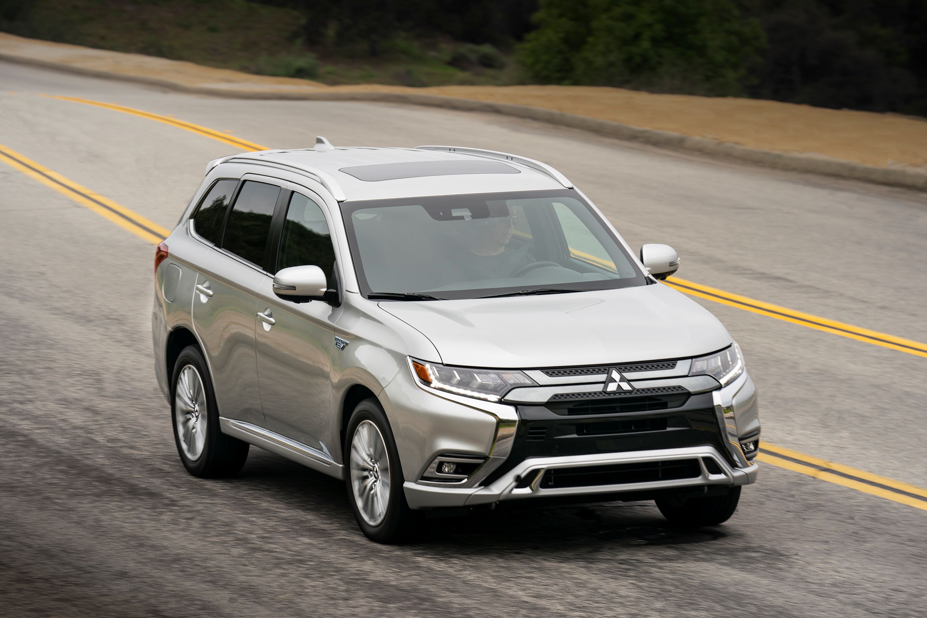 2019 Mitsubishi Outlander Plug-In Hybrid Exterior Photos