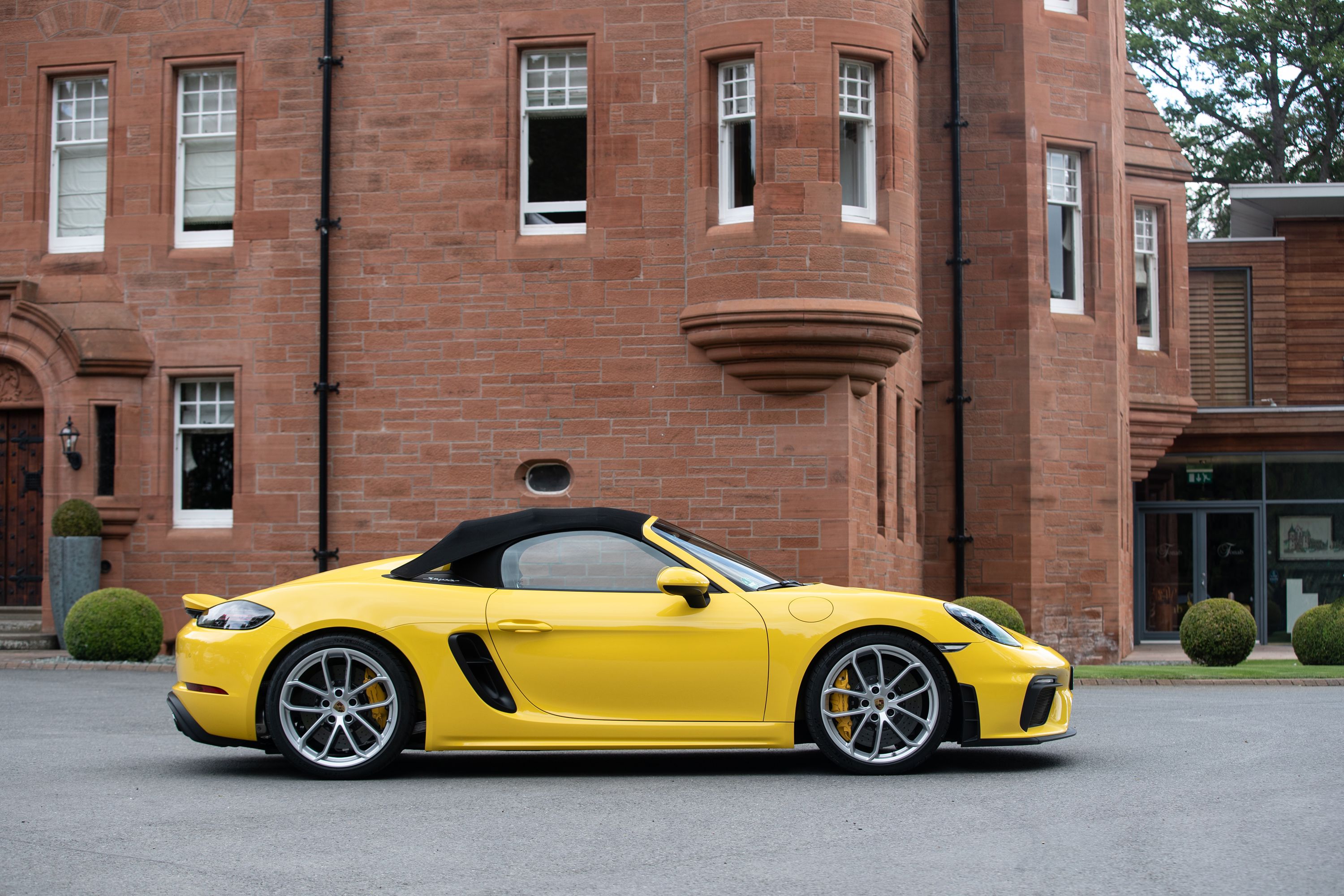 2021 Porsche 718 Spyder Pricing, Photos & Specs