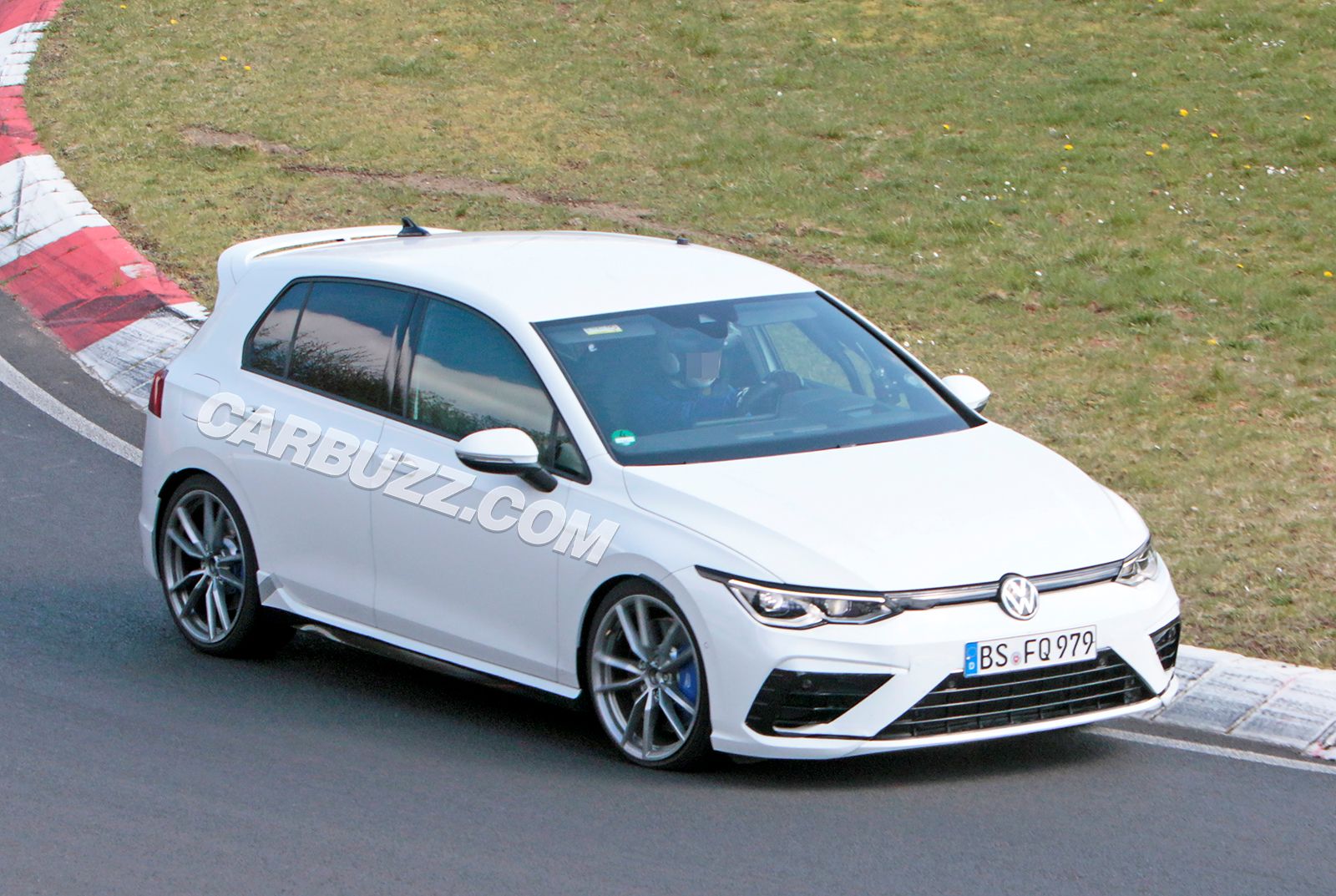 Best Look Yet At New Volkswagen Golf R