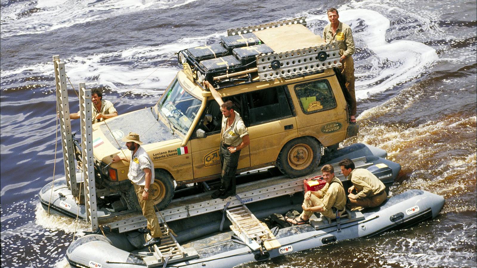 Check Out These Amazing Pictures Of Land Rover Helping People Do Great ...