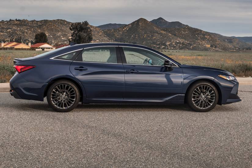 Toyota Avalon Hybrid: Review, Pricing, Photos, and Specs