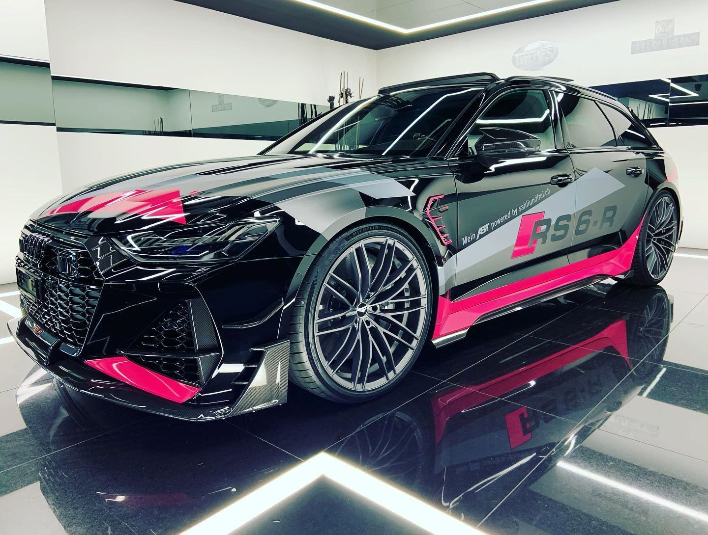 740-HP Audi RS6-R Gets A Funky New Design